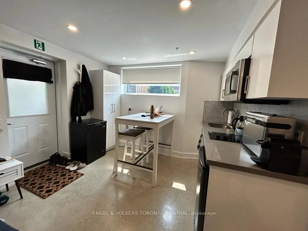1553 Bloor Street W, #6