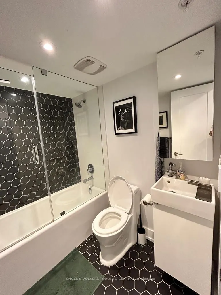 1553 Bloor Street W, #6
