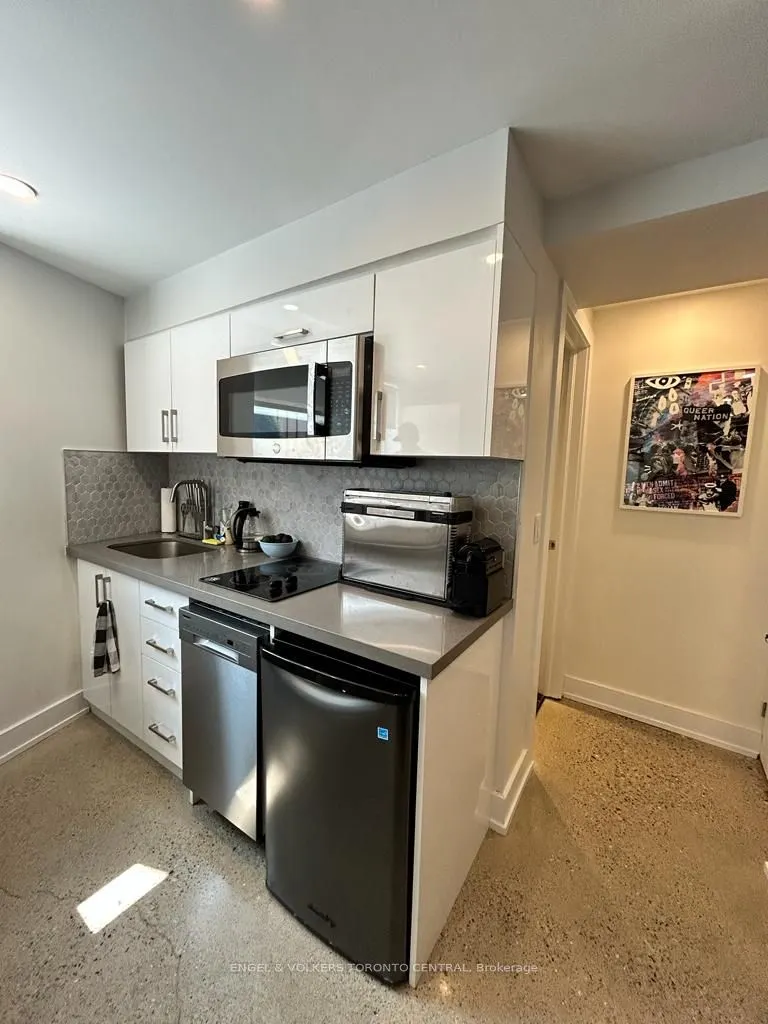 1553 Bloor Street W, #6