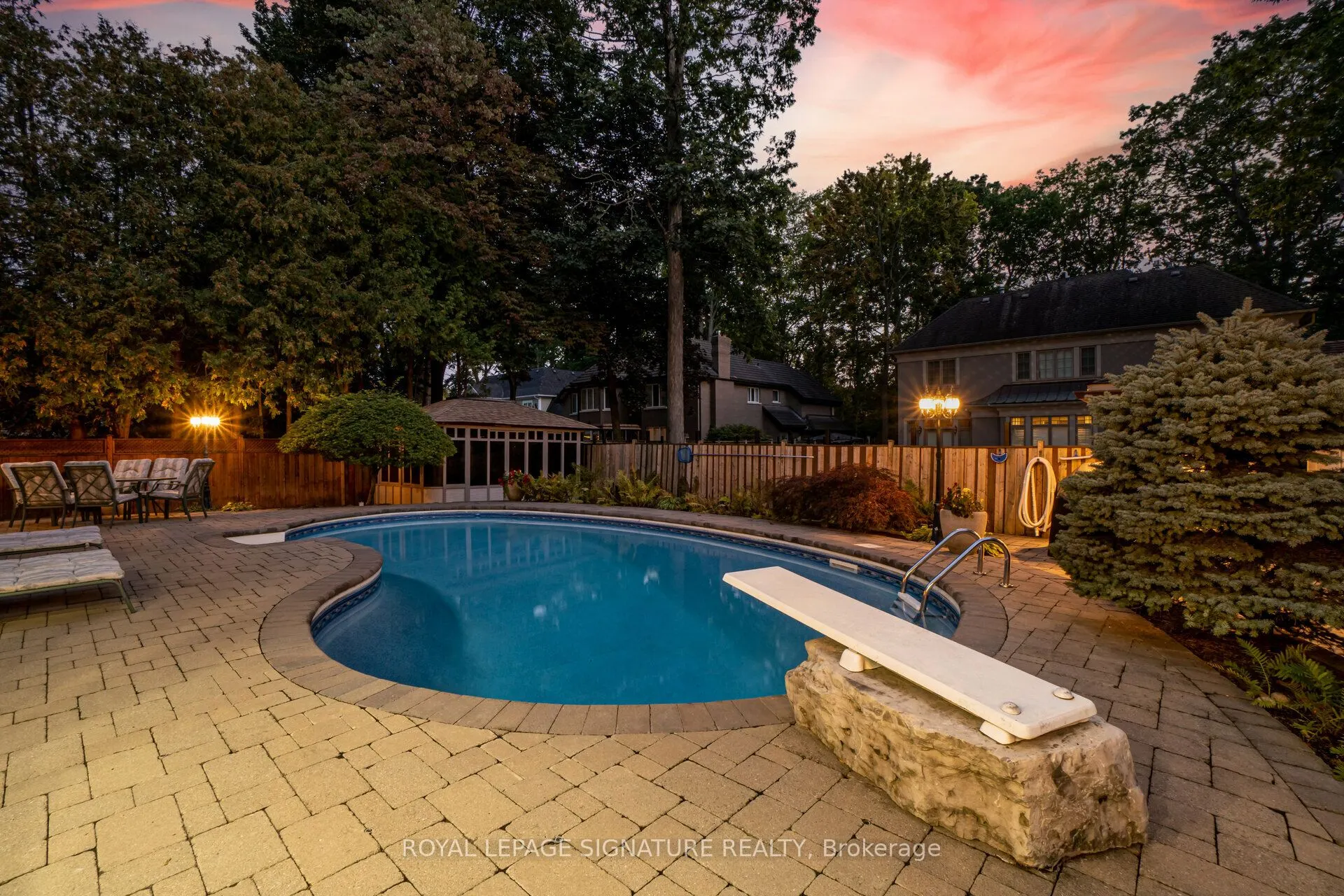 2130 Autumn Breeze Drive N