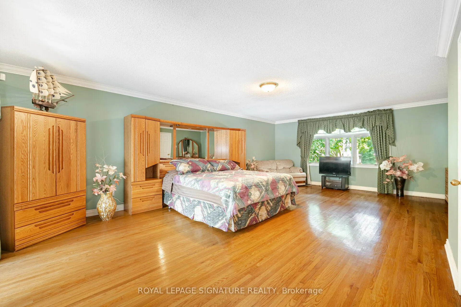 2130 Autumn Breeze Drive N