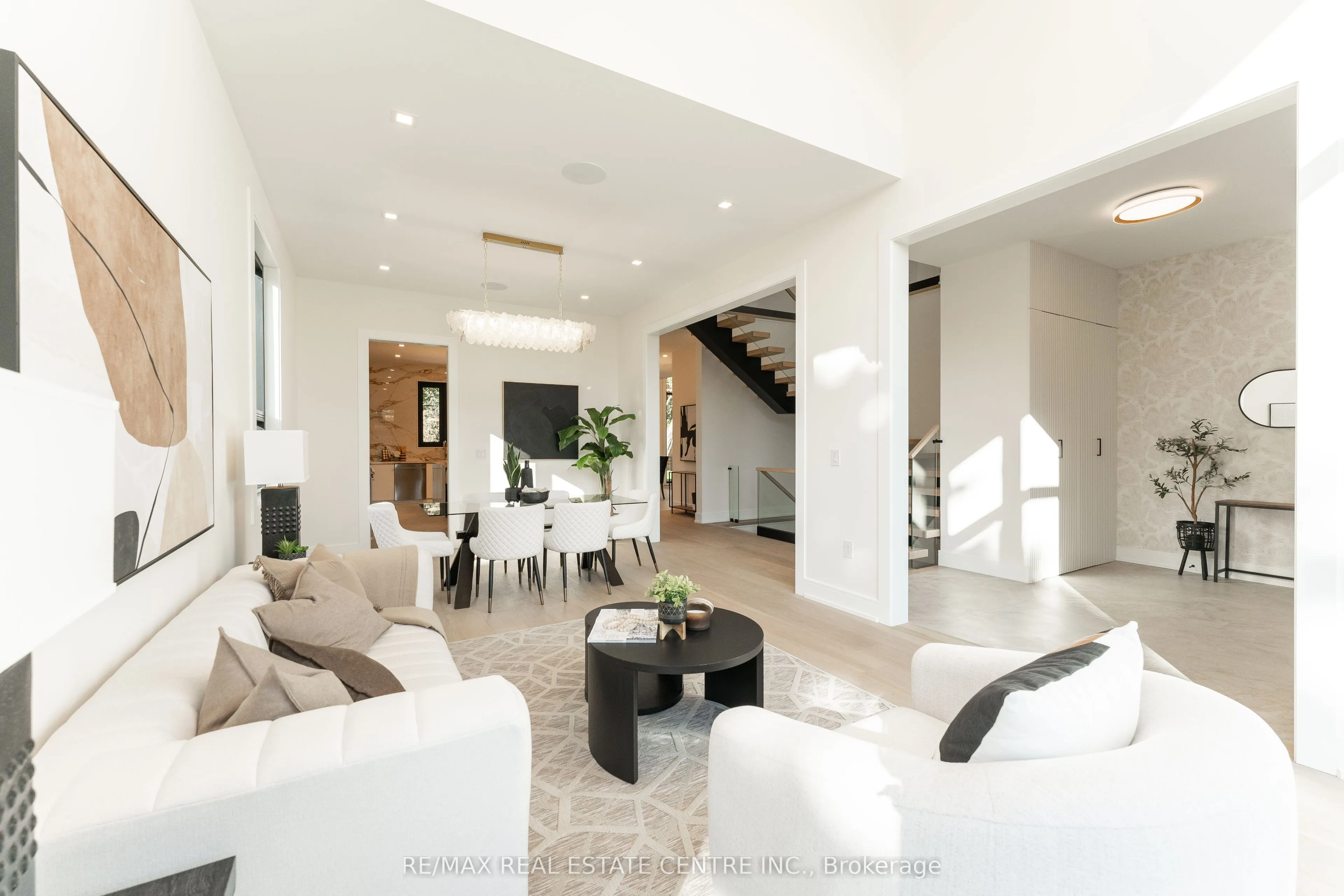 462 Southland Crescent