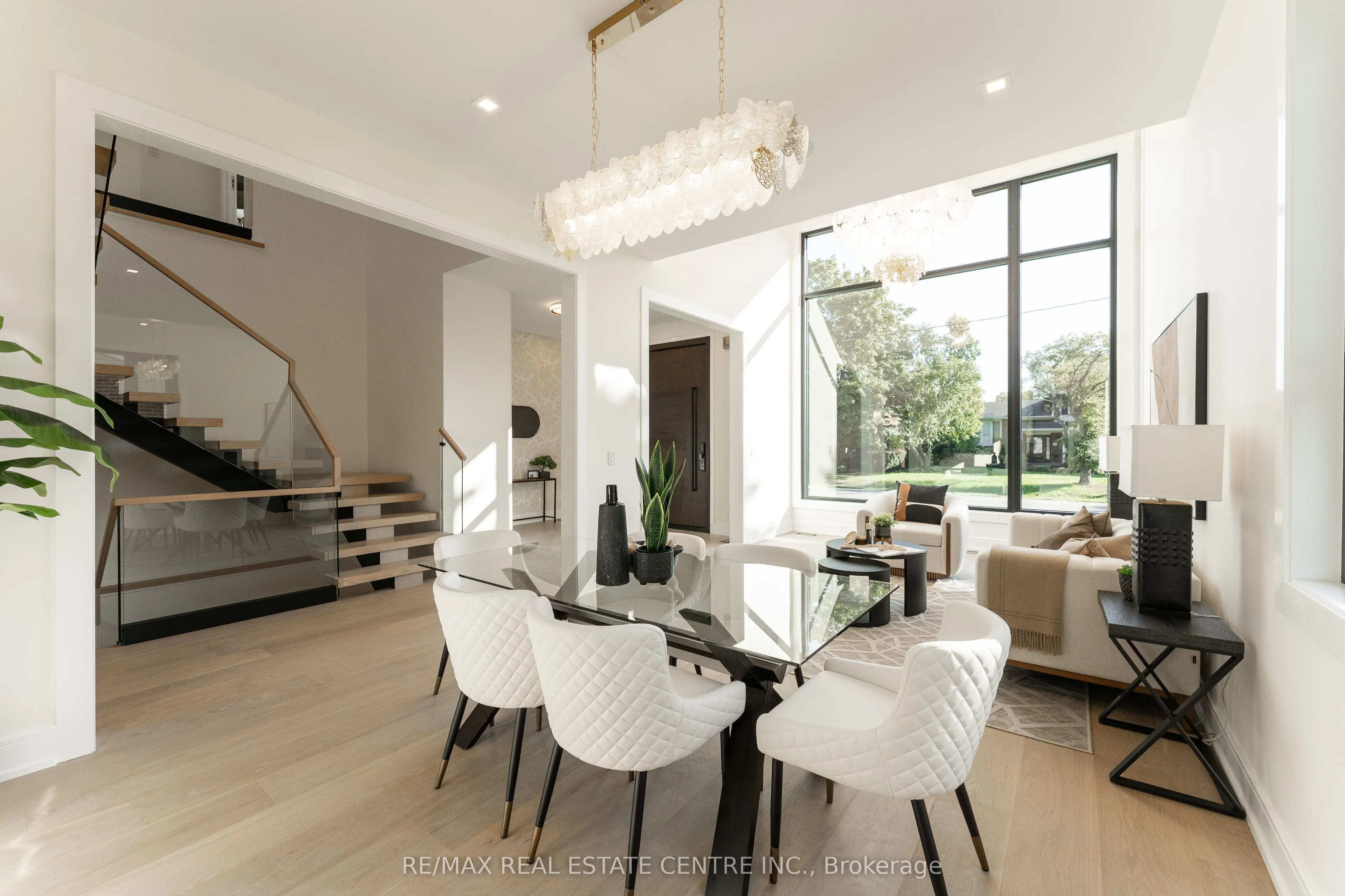 462 Southland Crescent