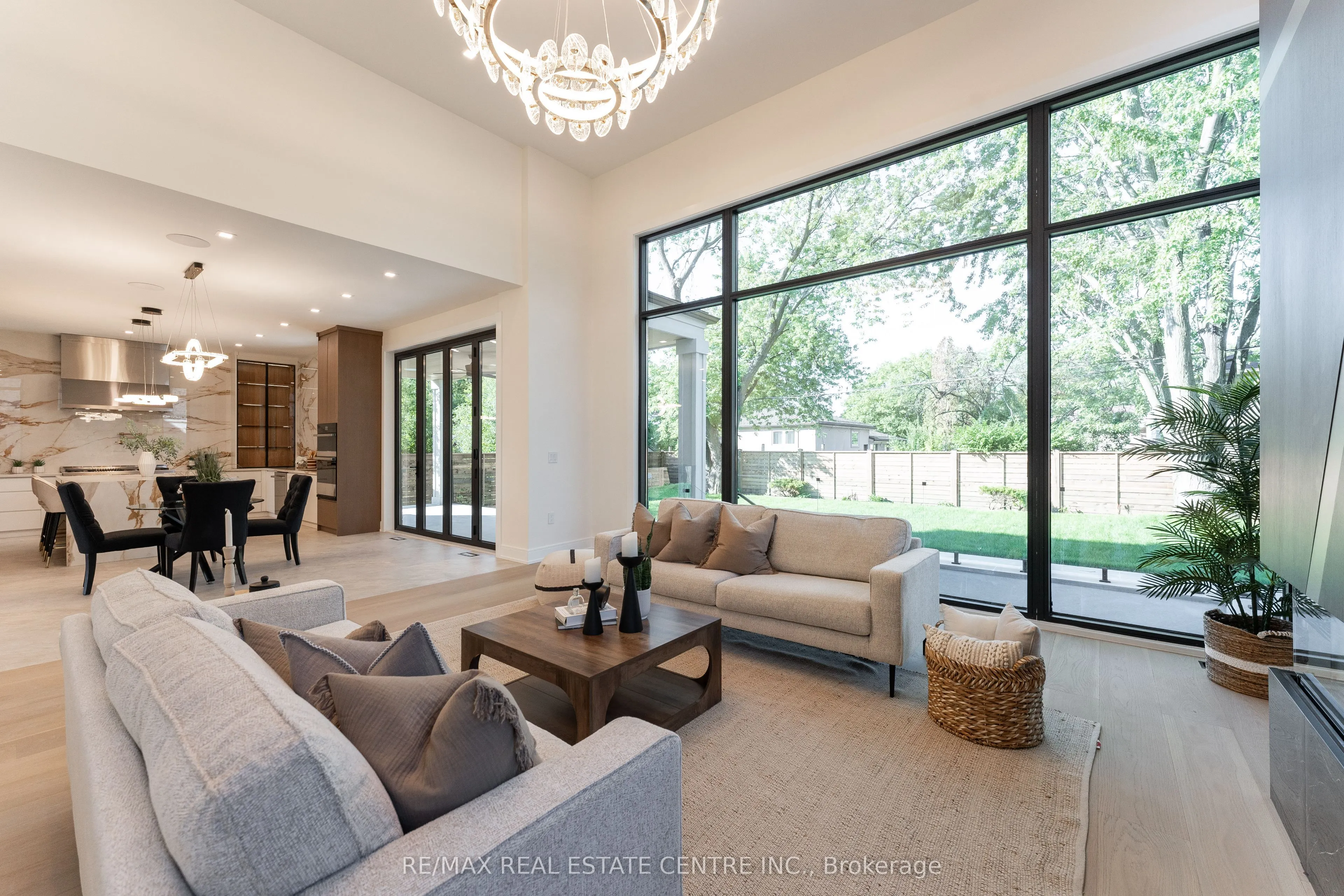 462 Southland Crescent