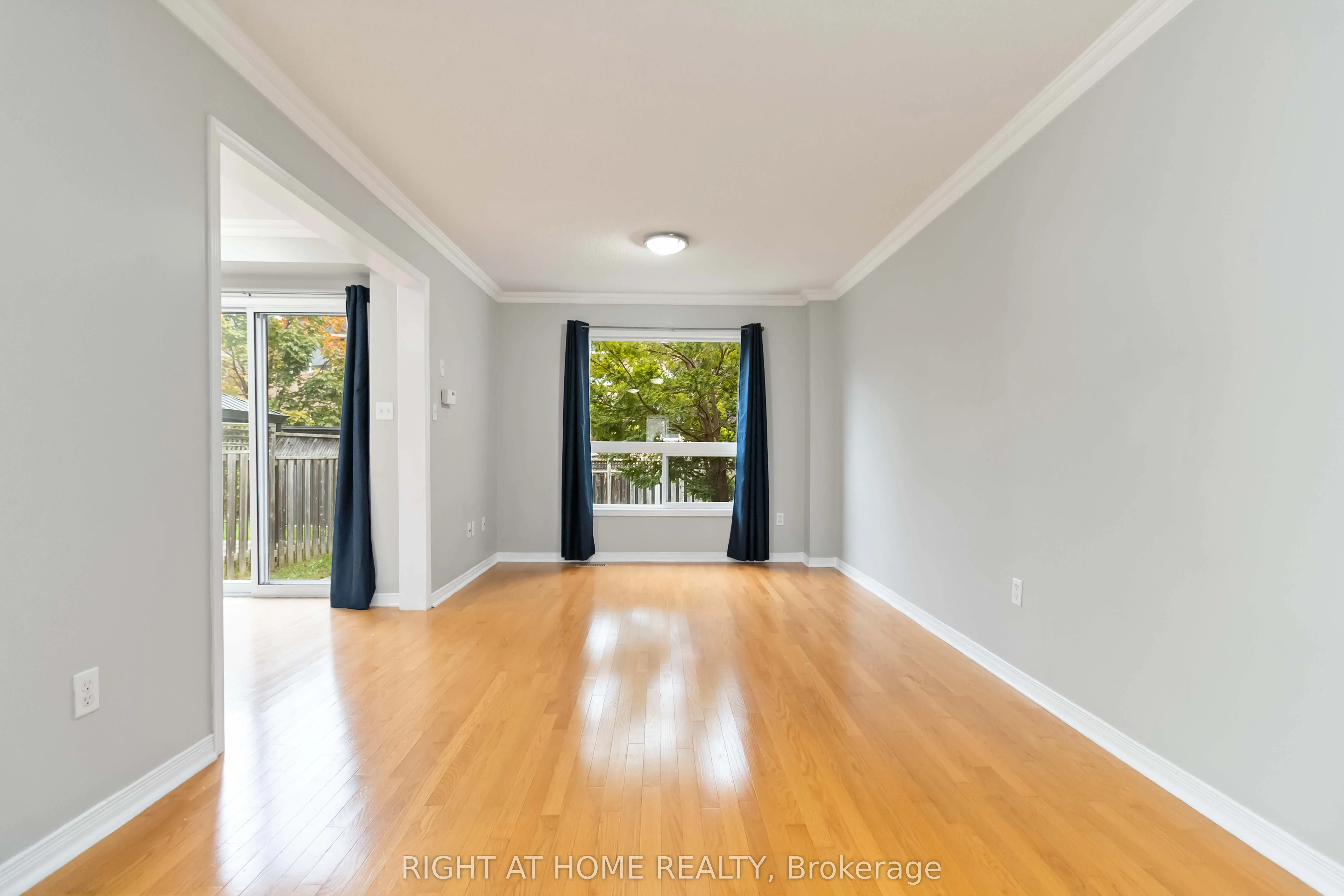 2466 Newcastle Crescent