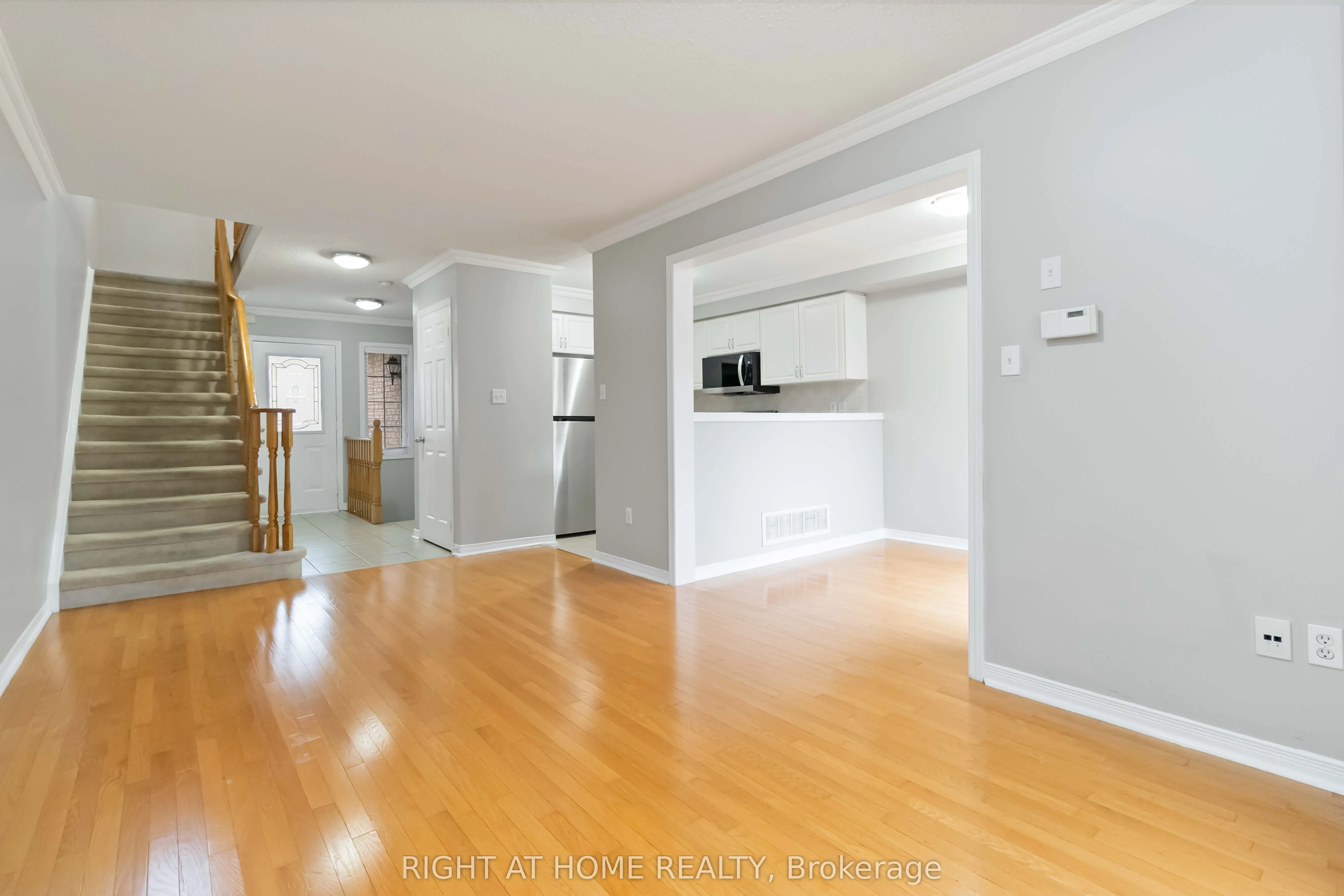 2466 Newcastle Crescent
