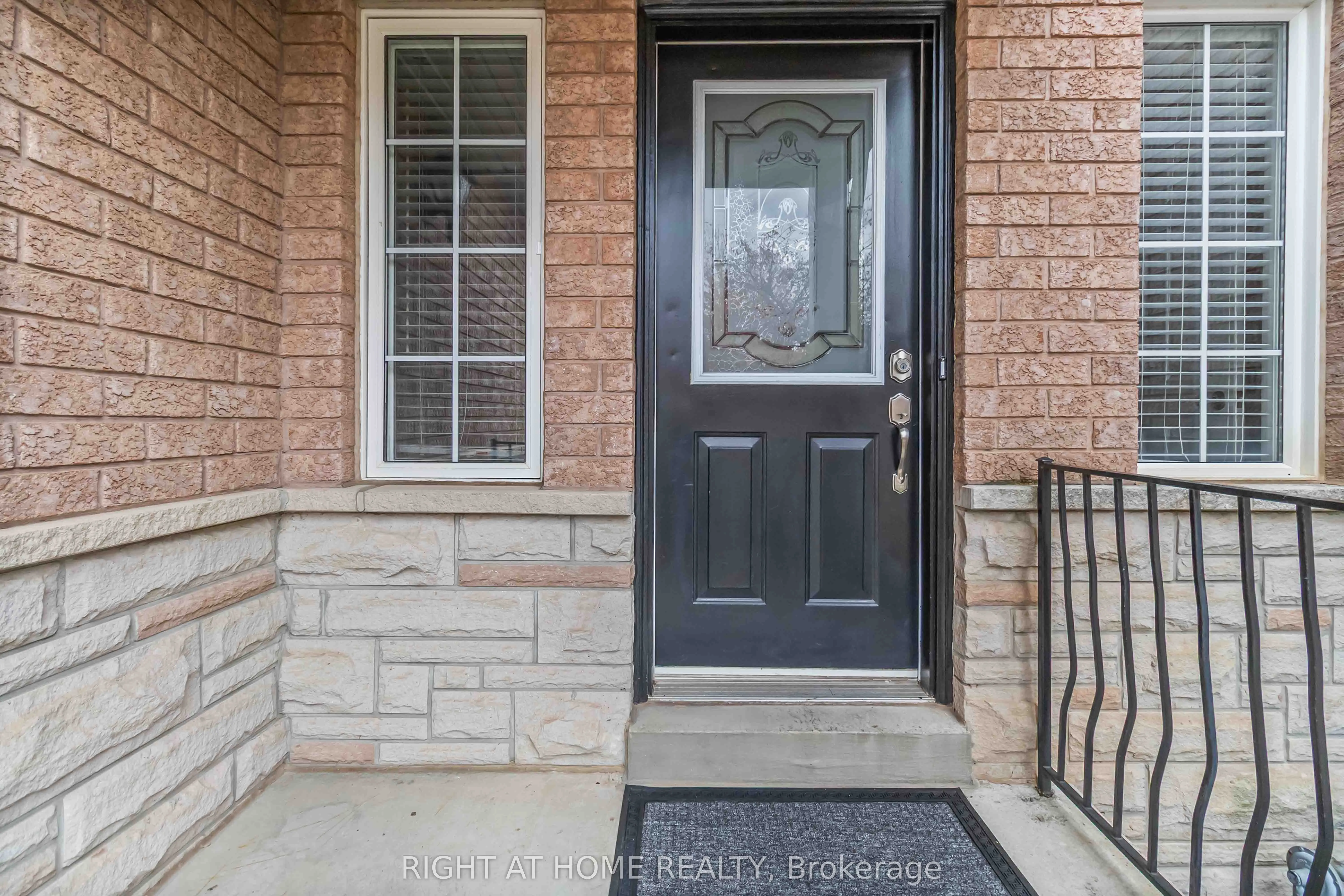 2466 Newcastle Crescent