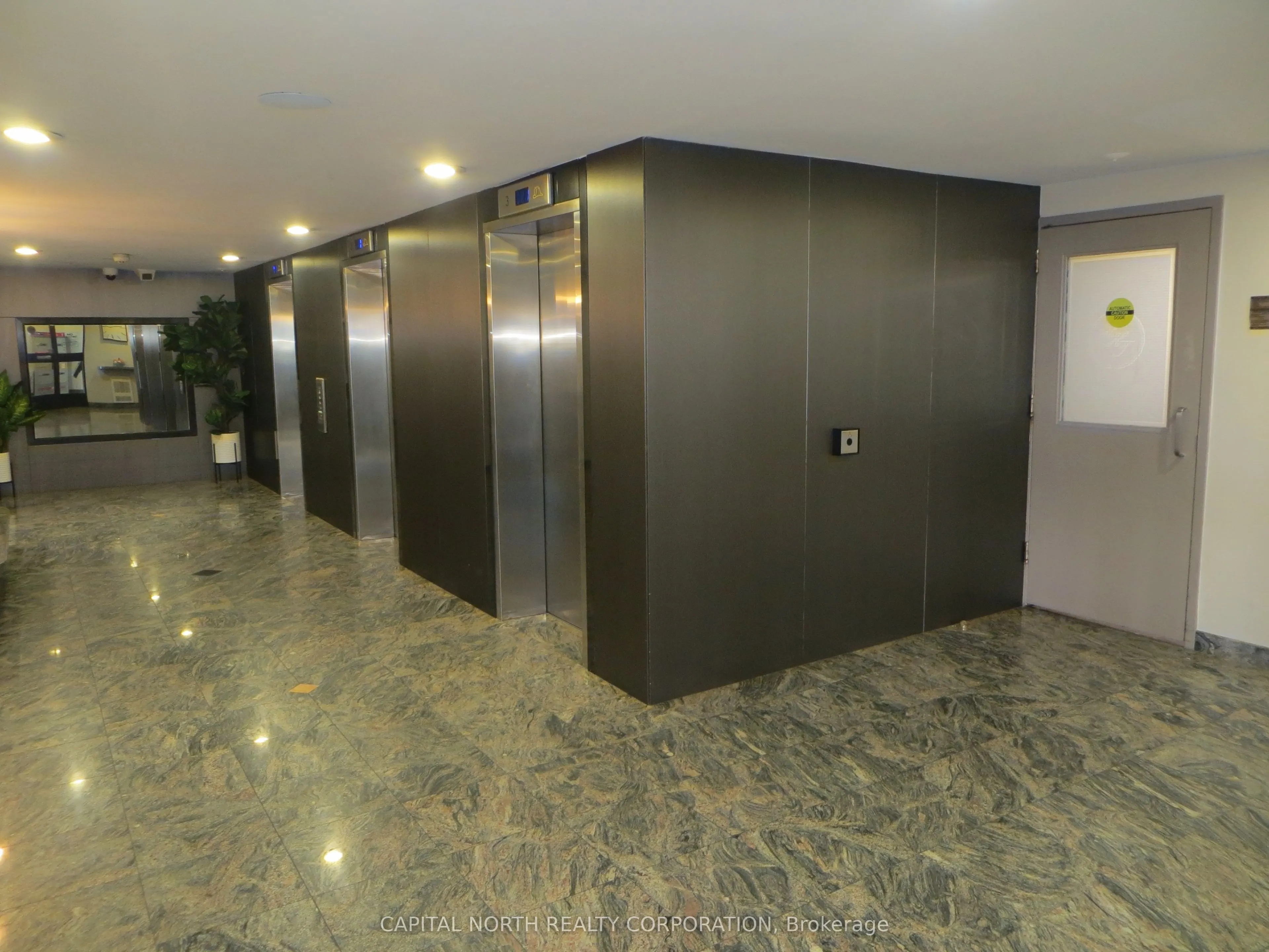 15 La Rose Avenue, #1608