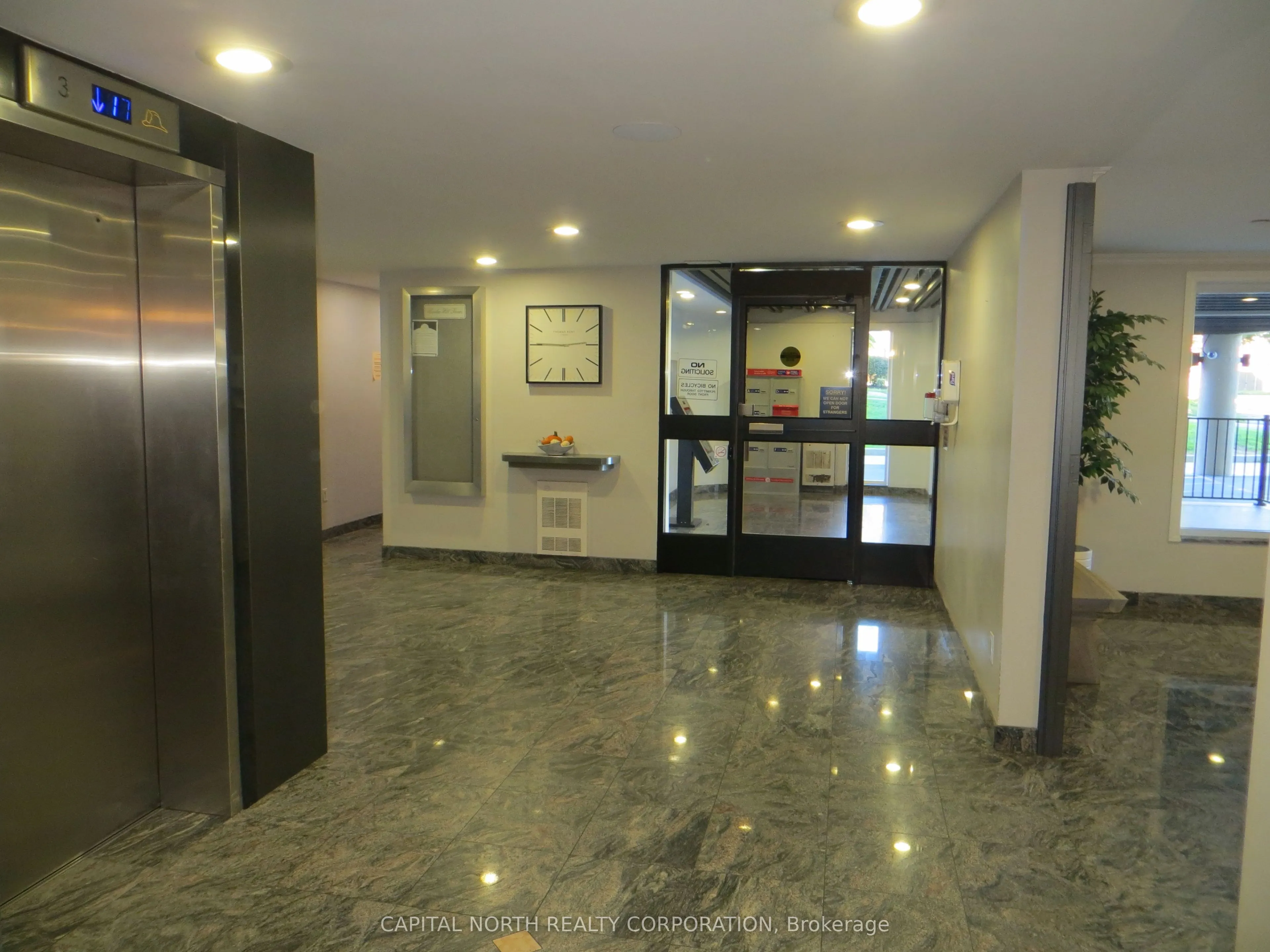 15 La Rose Avenue, #1608