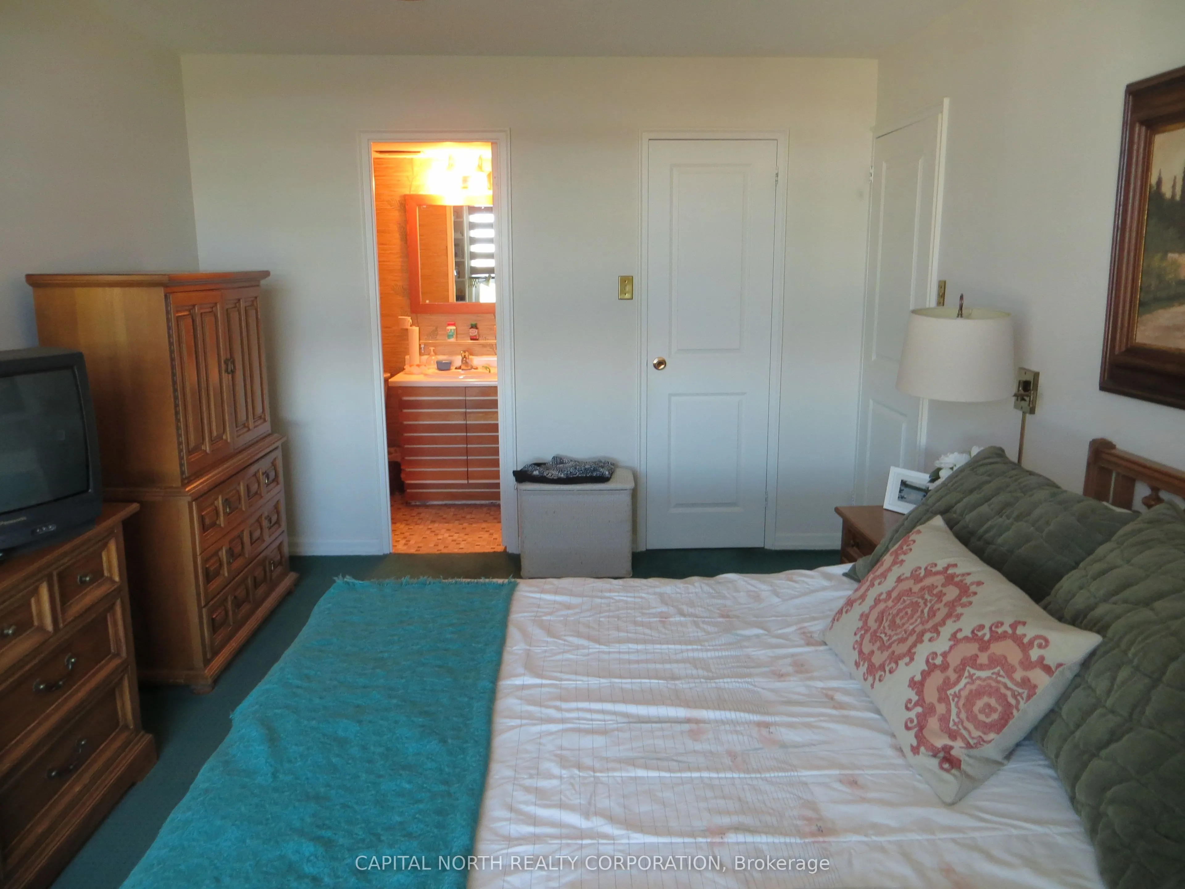 15 La Rose Avenue, #1608