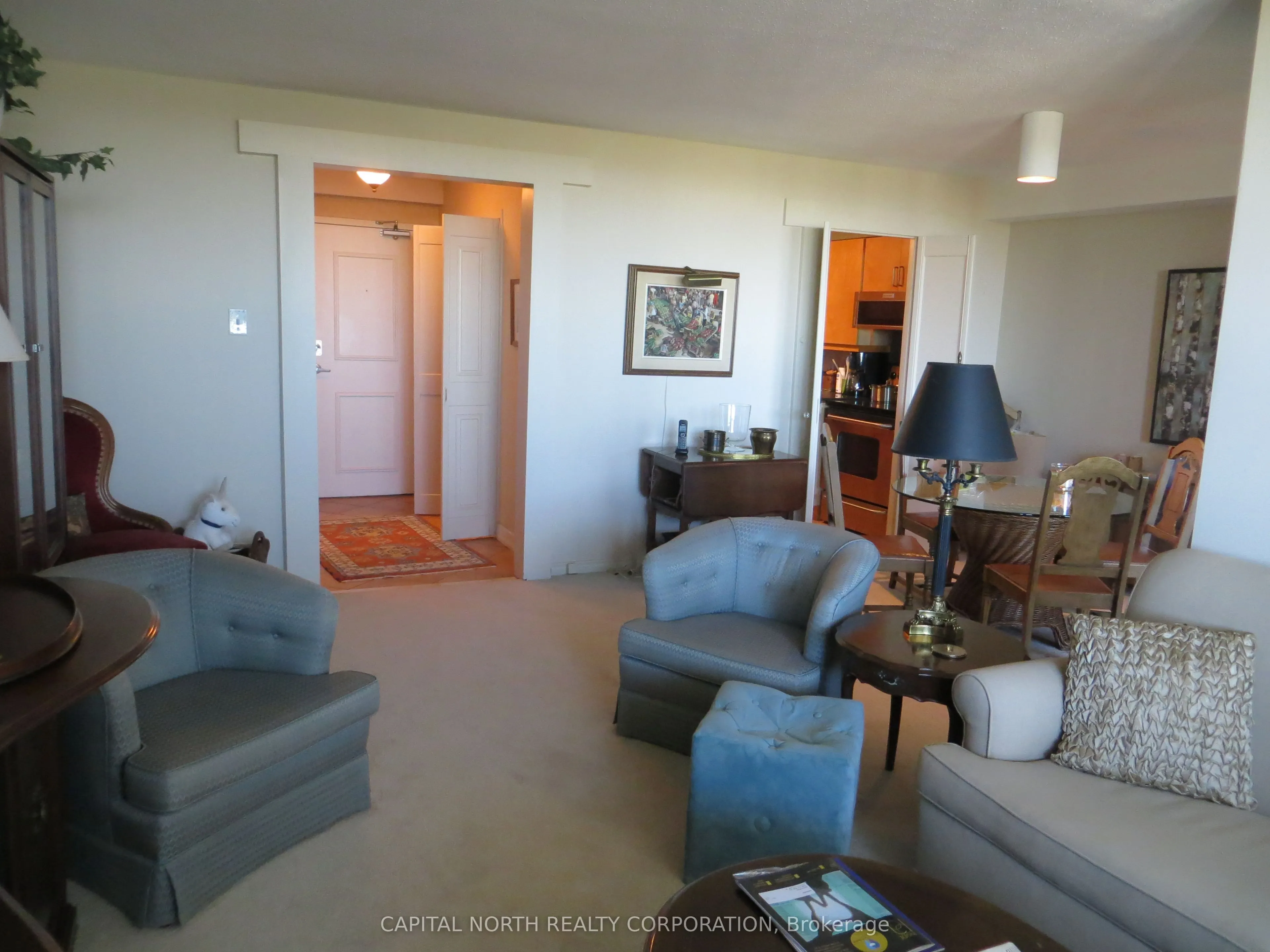 15 La Rose Avenue, #1608