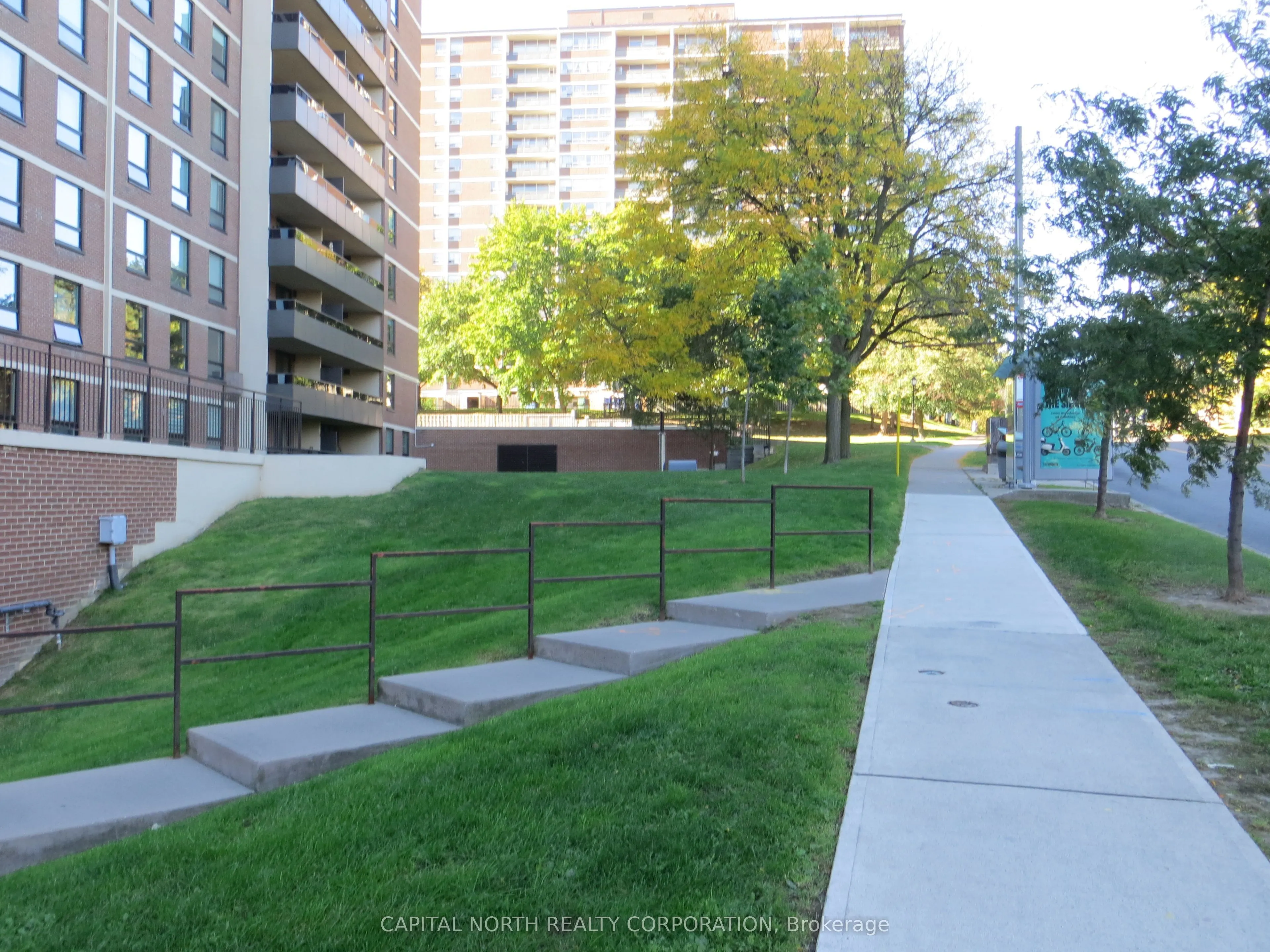 15 La Rose Avenue, #1608