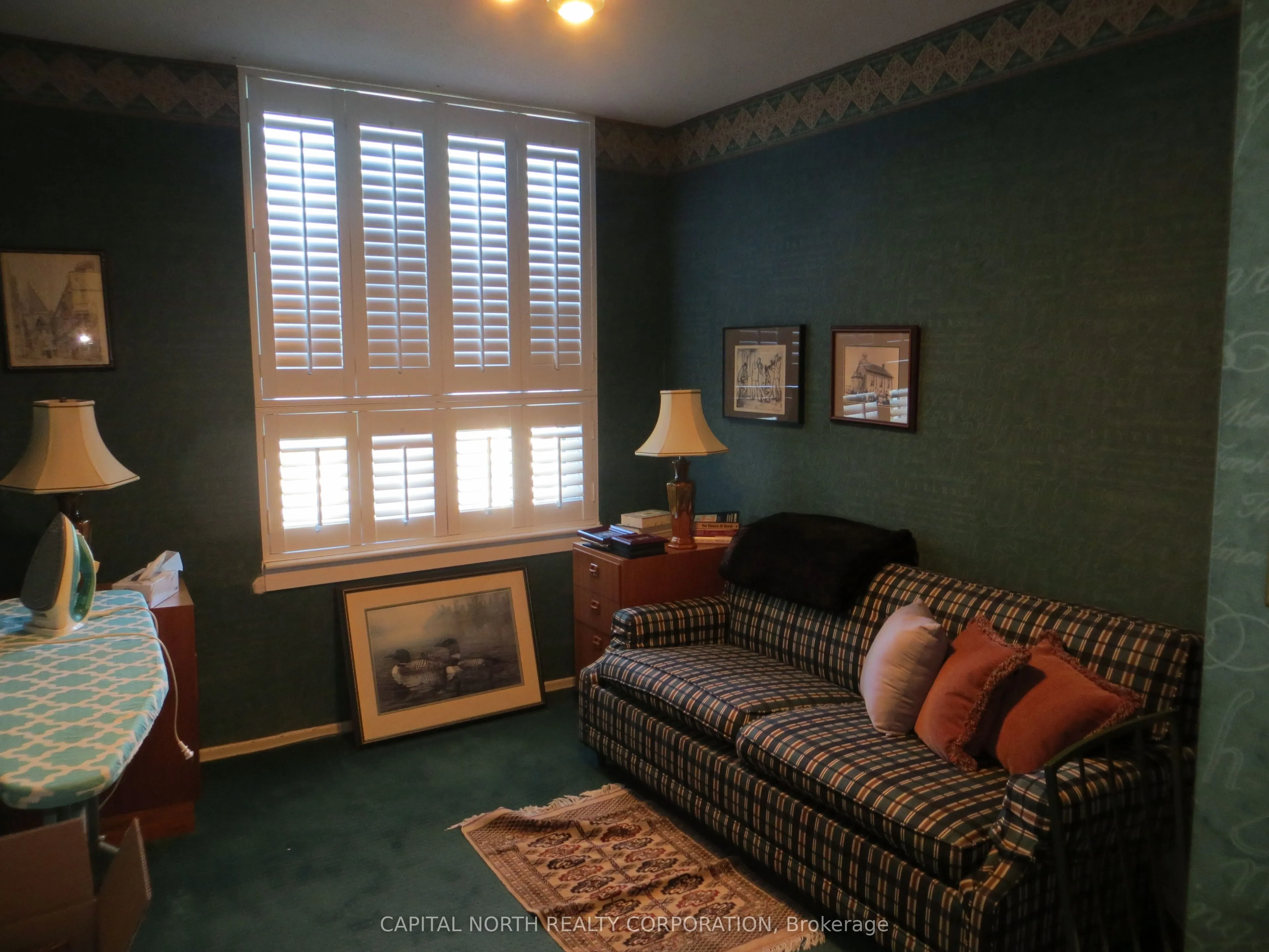 15 La Rose Avenue, #1608