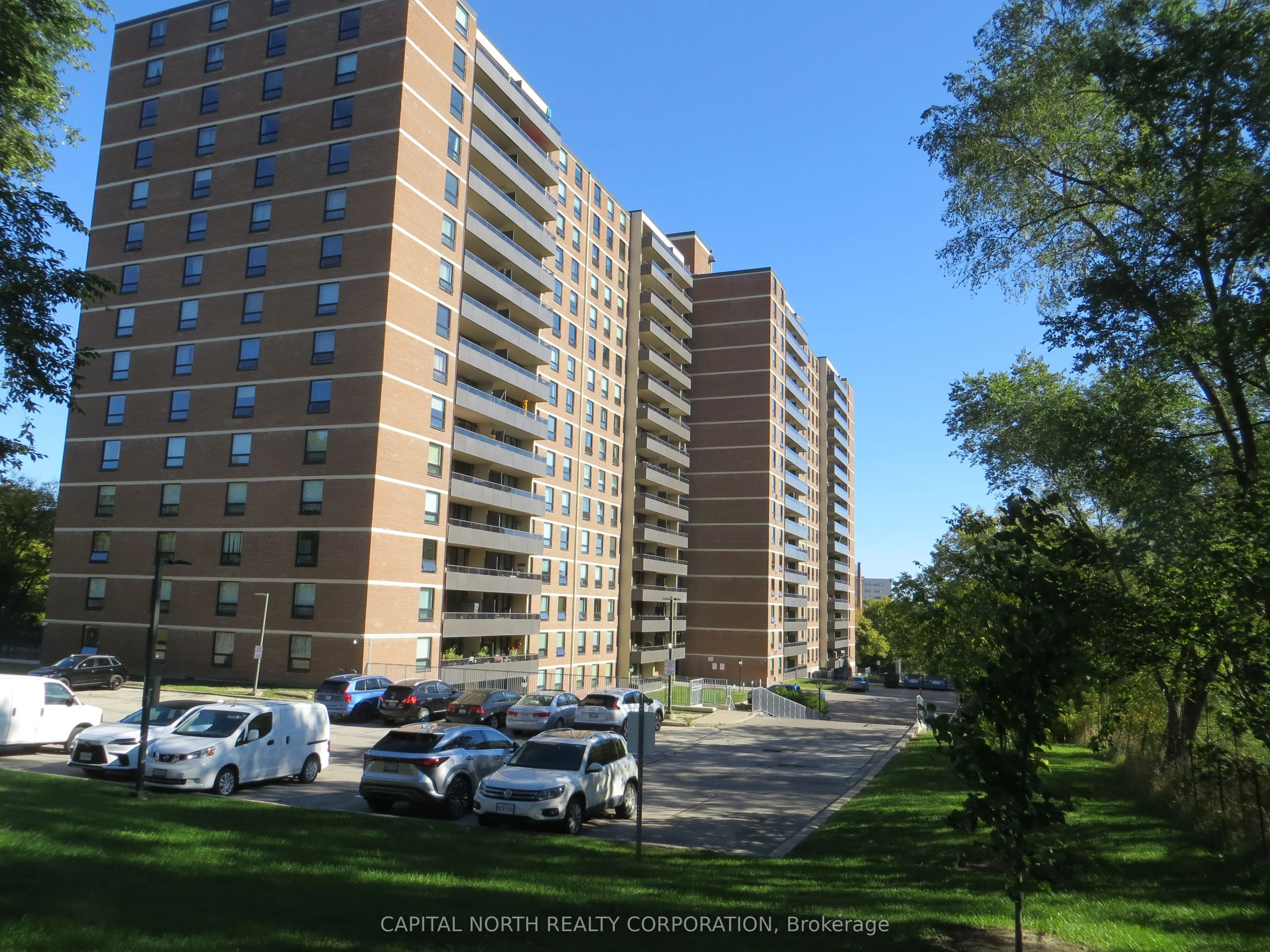 15 La Rose Avenue, #1608