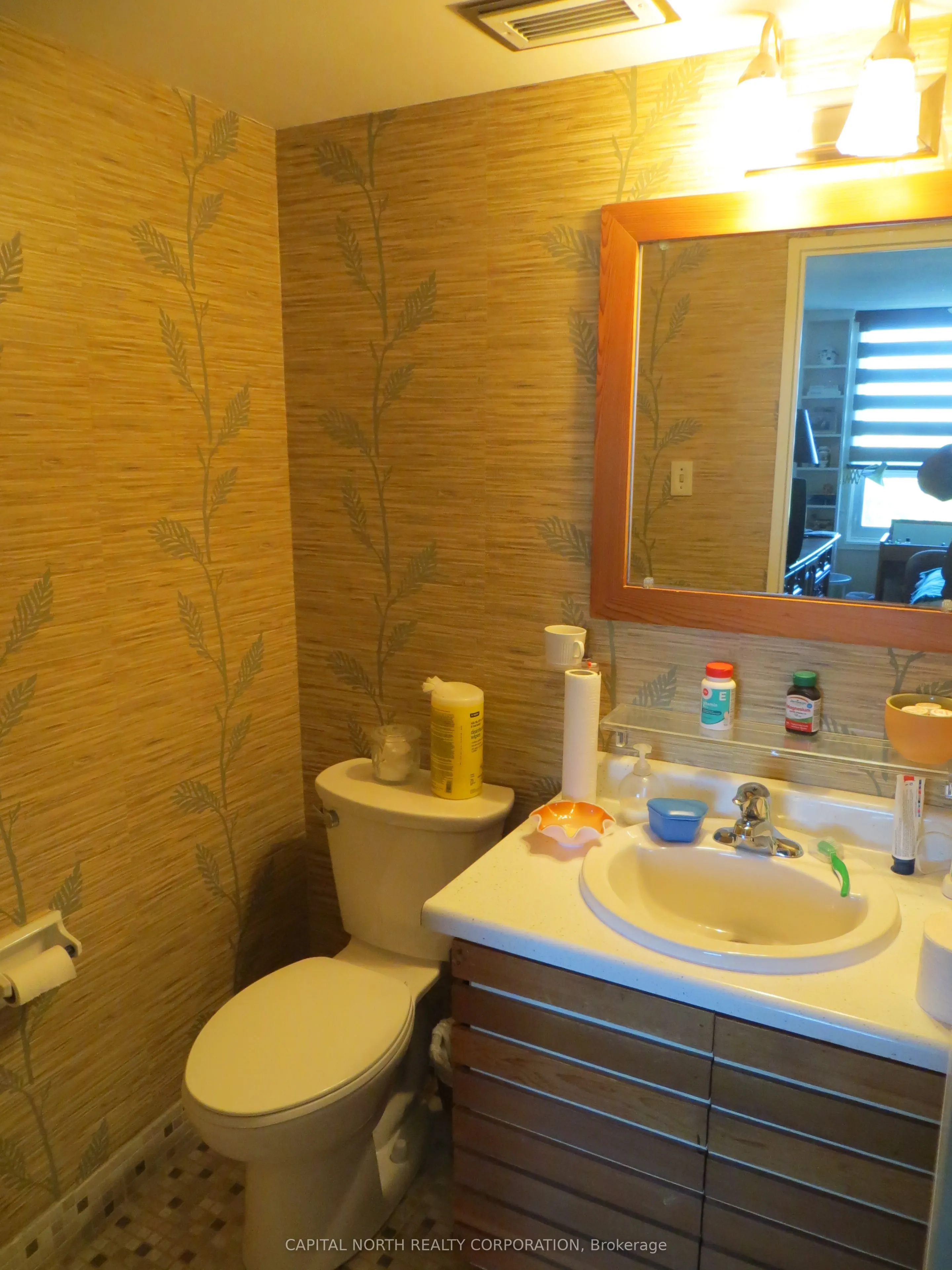 15 La Rose Avenue, #1608