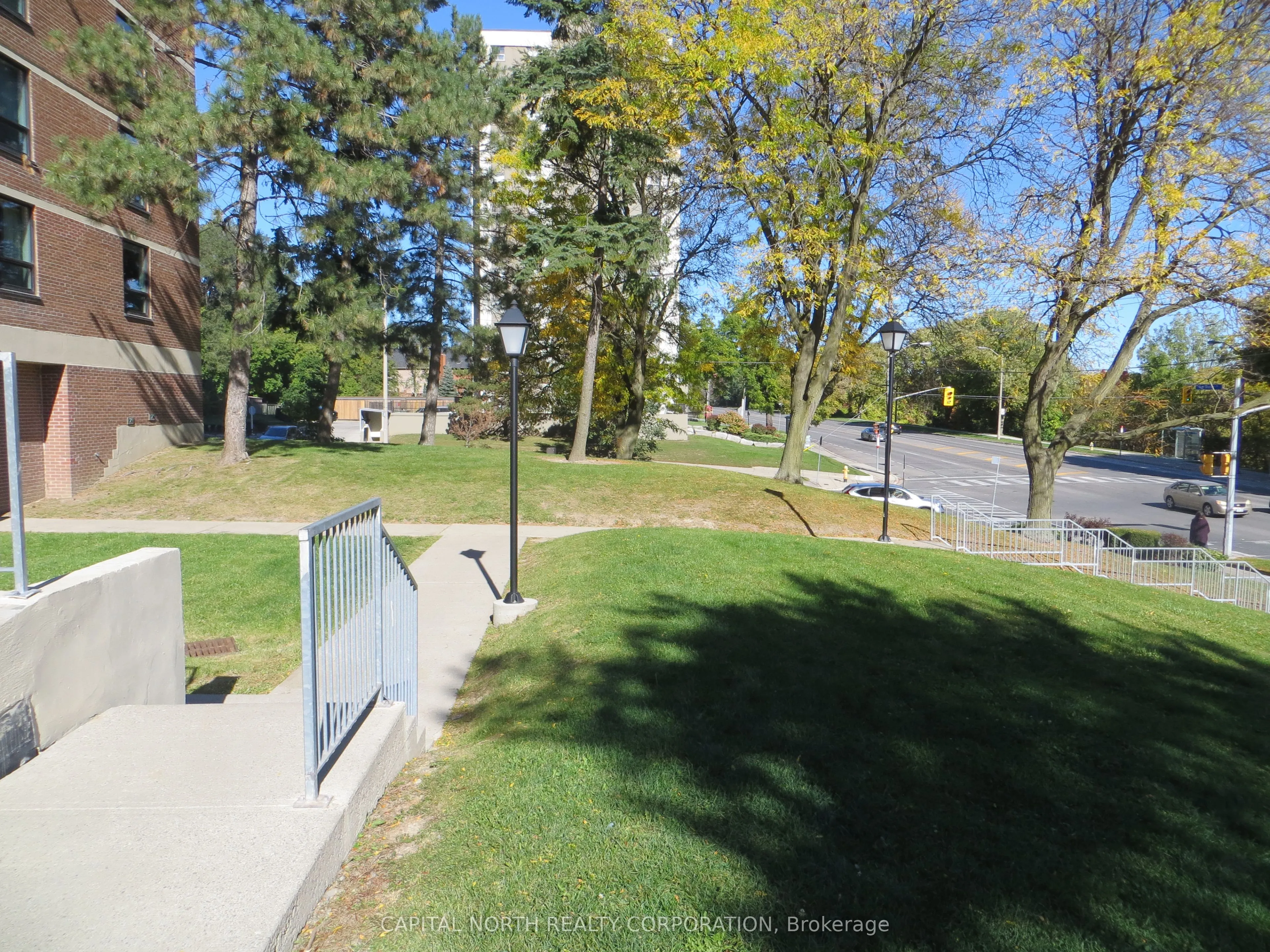 15 La Rose Avenue, #1608