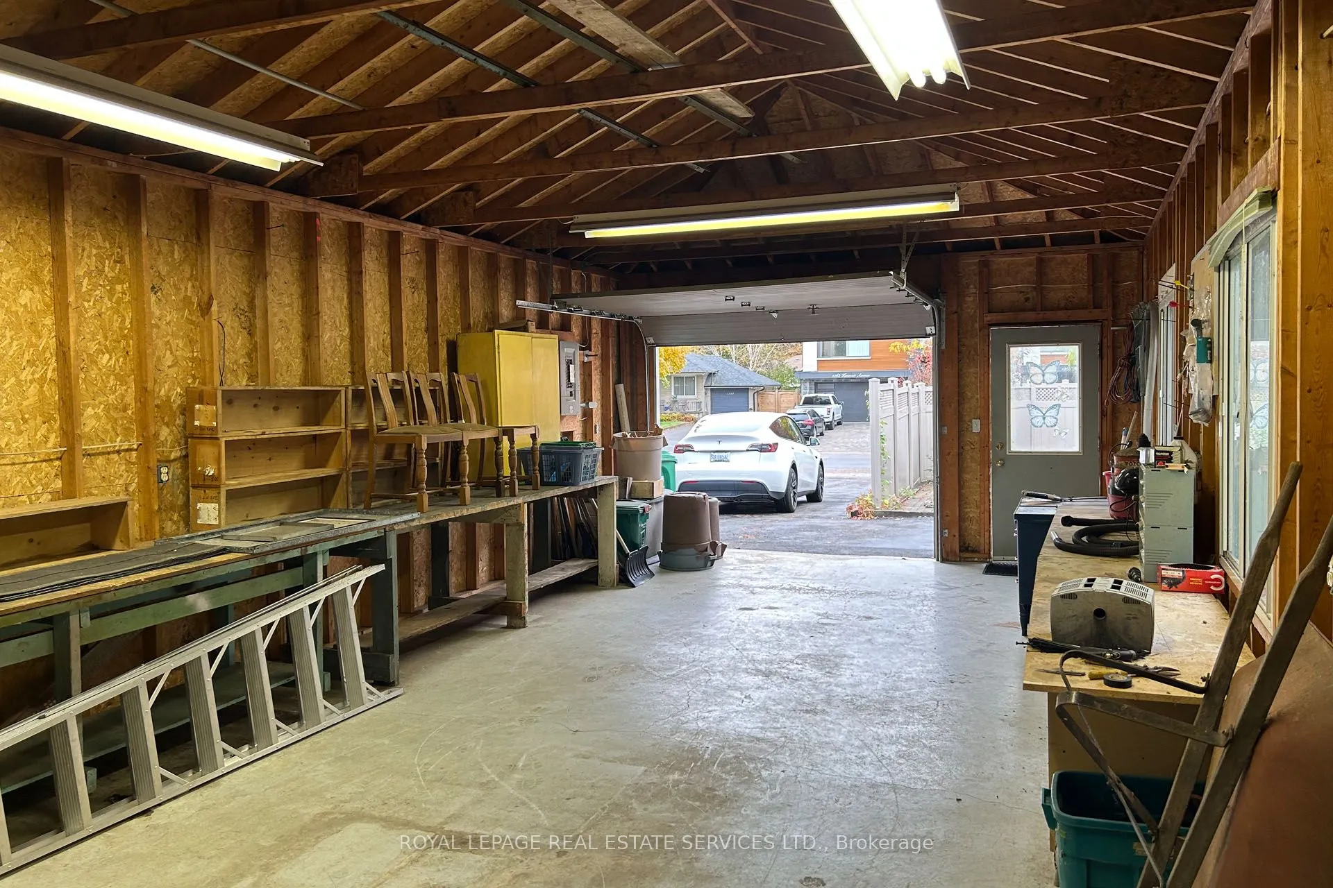 1361 Kenmuir Avenue
