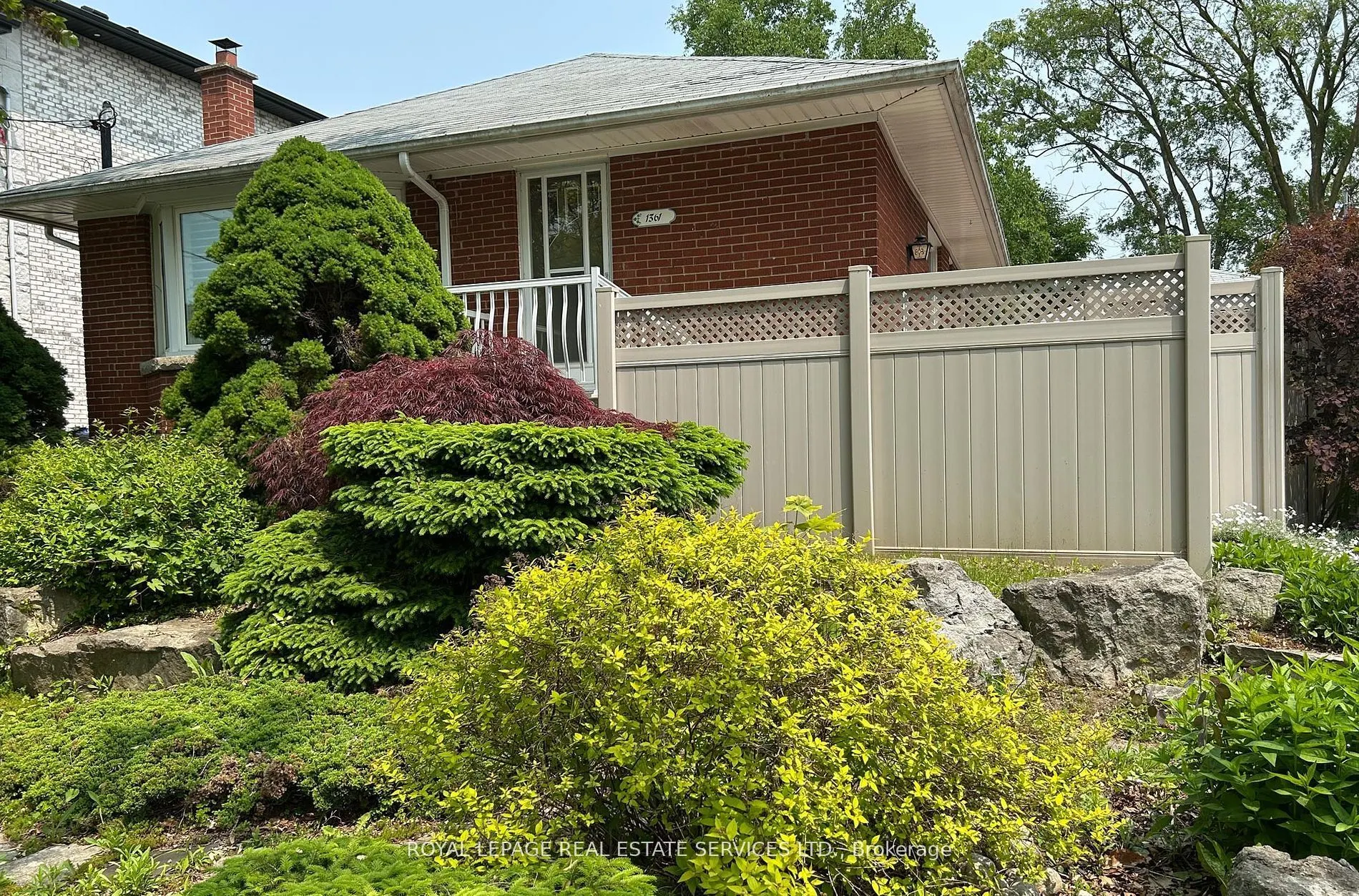 1361 Kenmuir Avenue