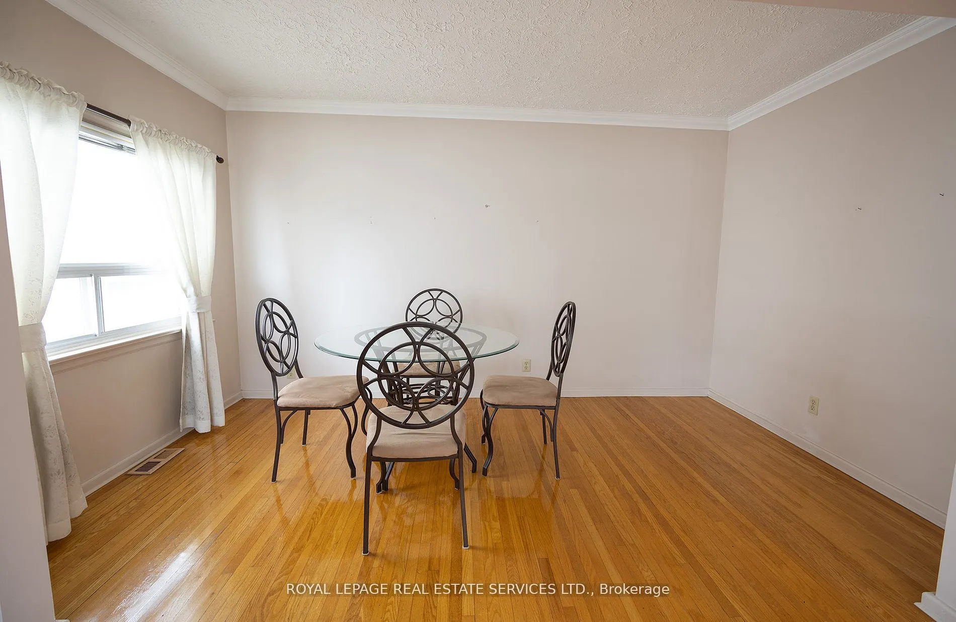 1361 Kenmuir Avenue