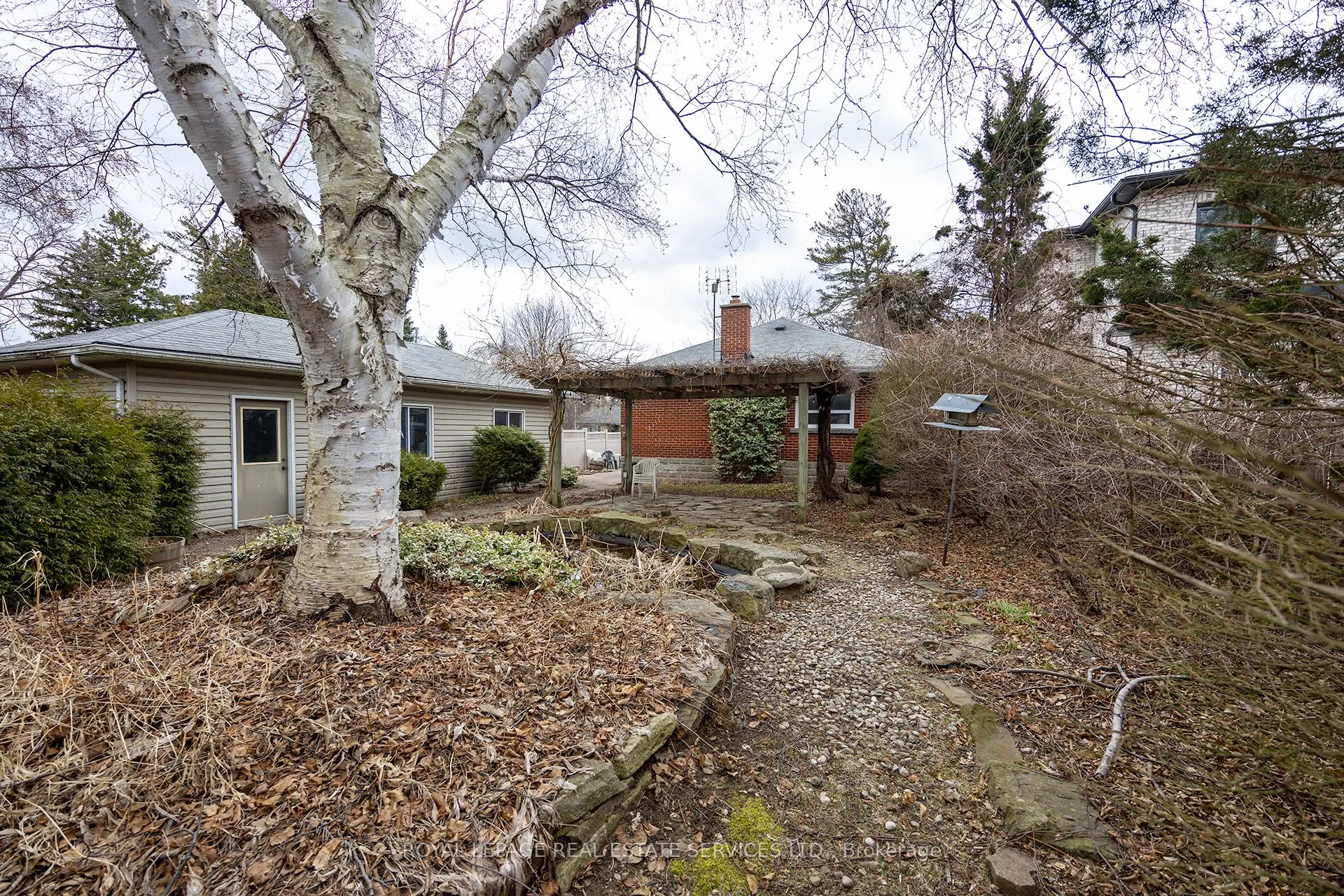 1361 Kenmuir Avenue