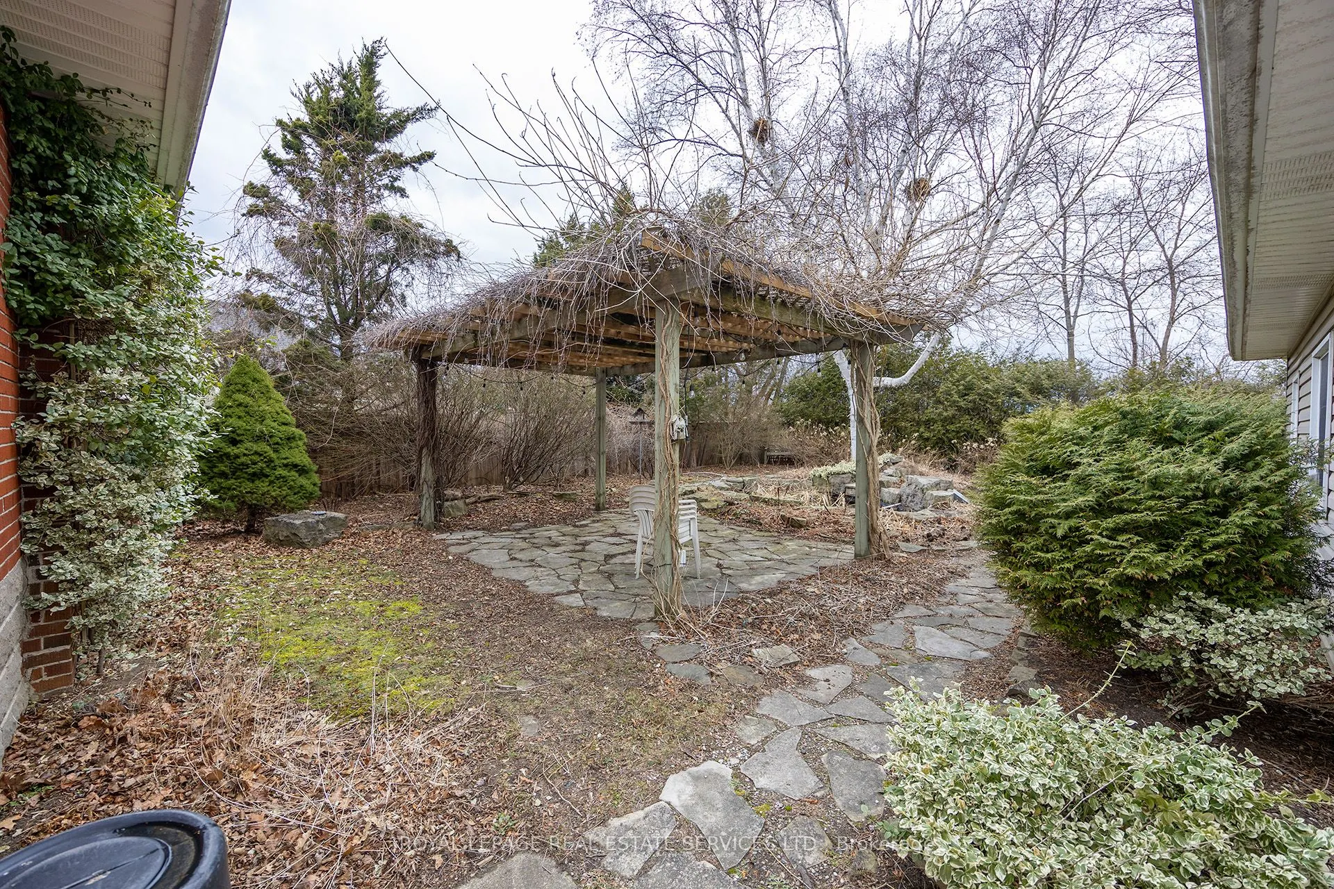 1361 Kenmuir Avenue