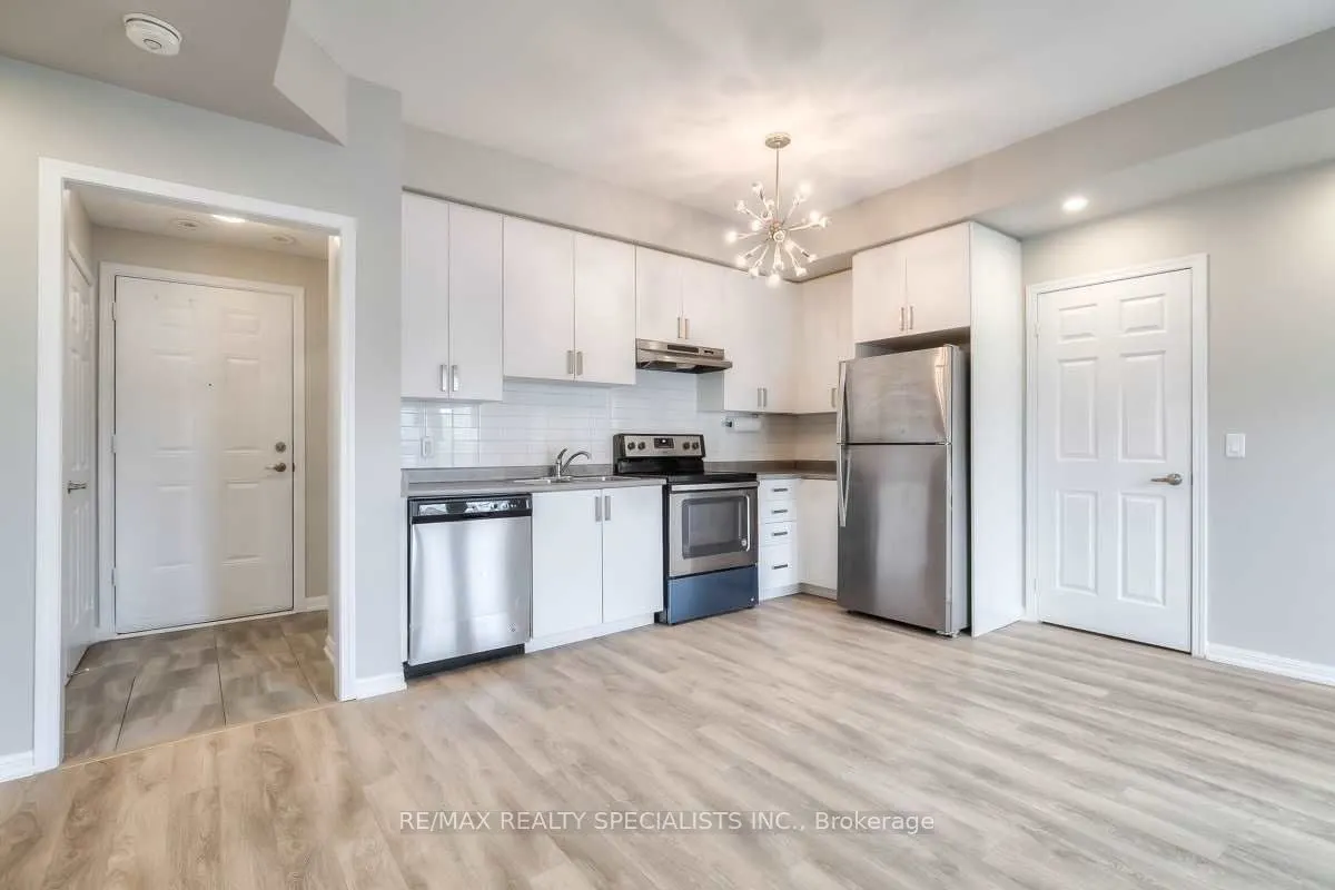 1 Beckenrose Court, #17