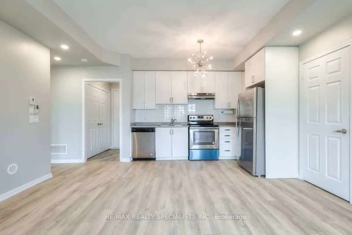 1 Beckenrose Court, #17