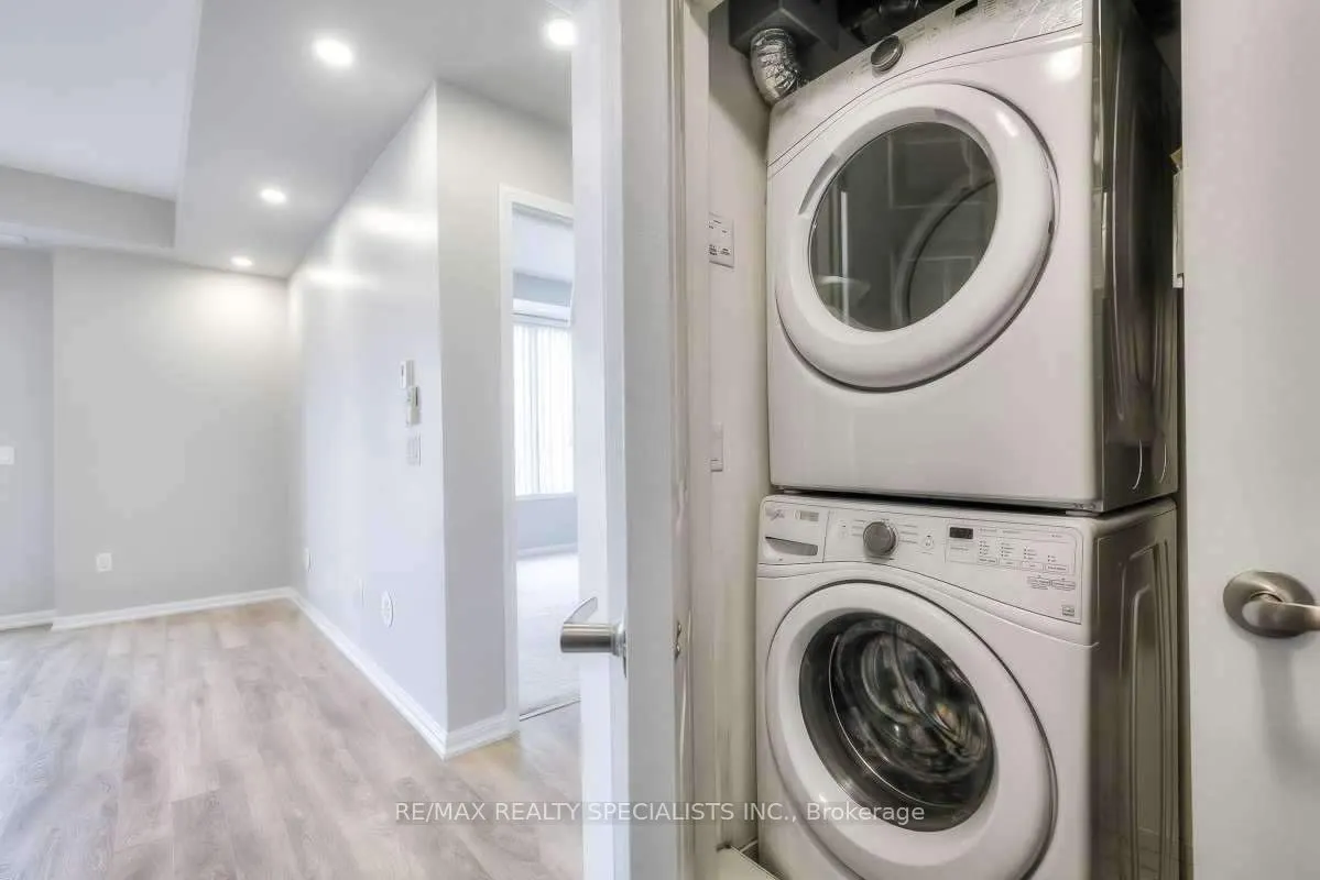 1 Beckenrose Court, #17