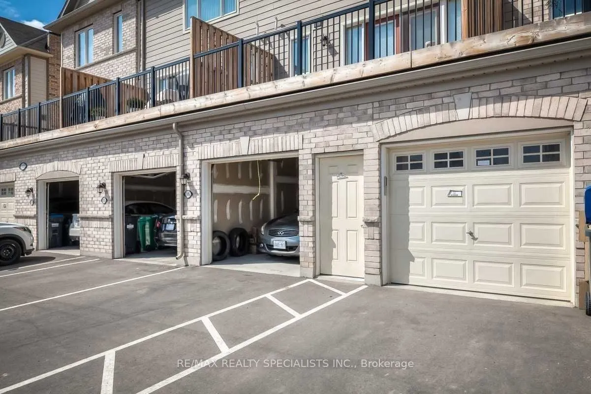 1 Beckenrose Court, #17