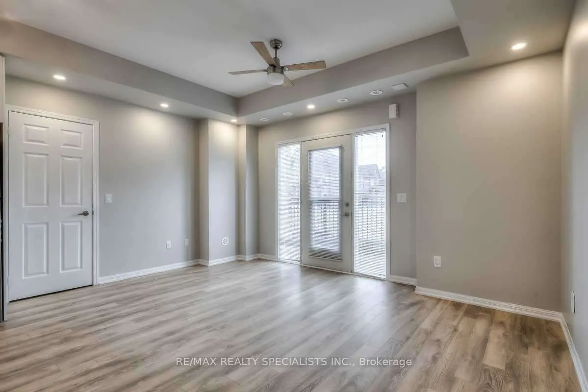1 Beckenrose Court, #17