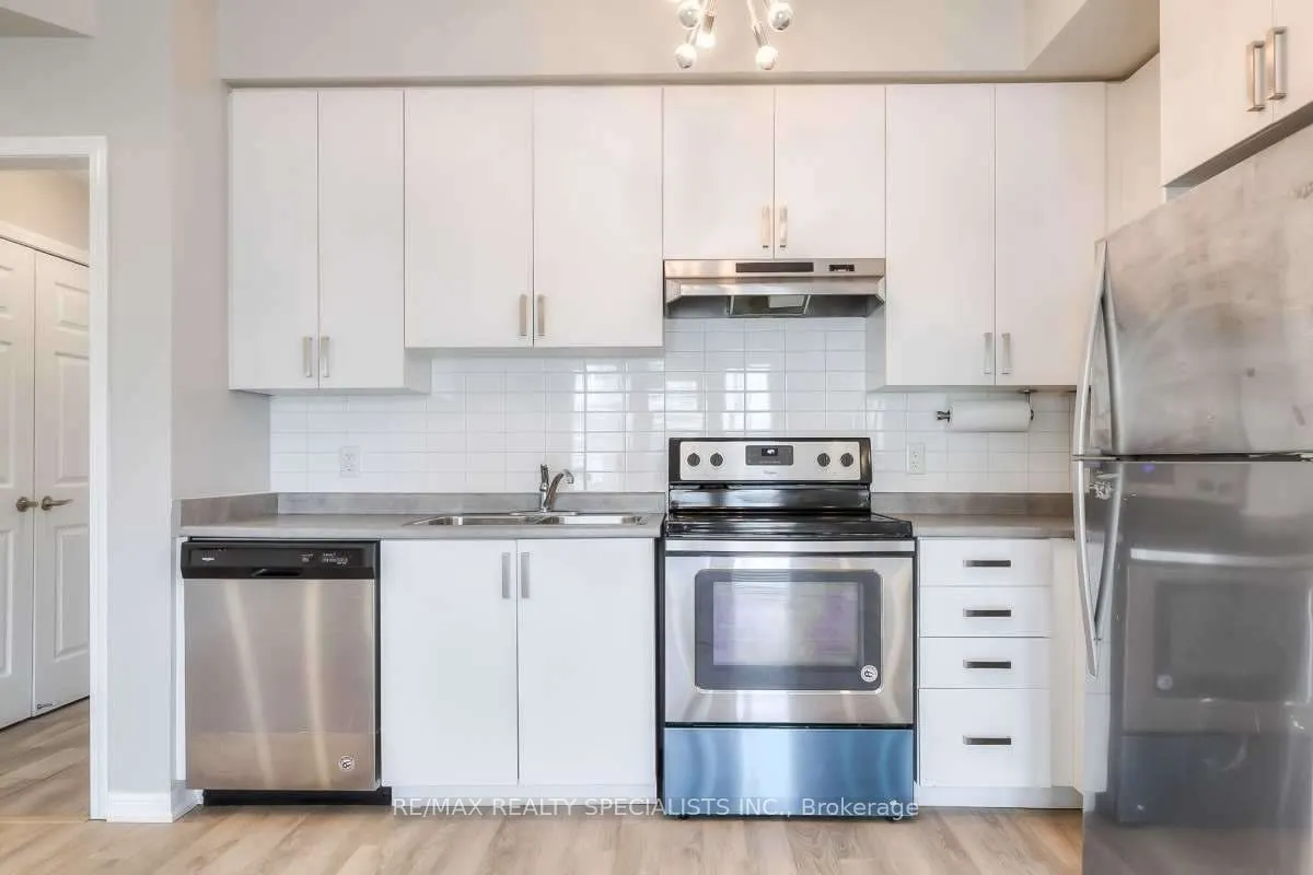 1 Beckenrose Court, #17