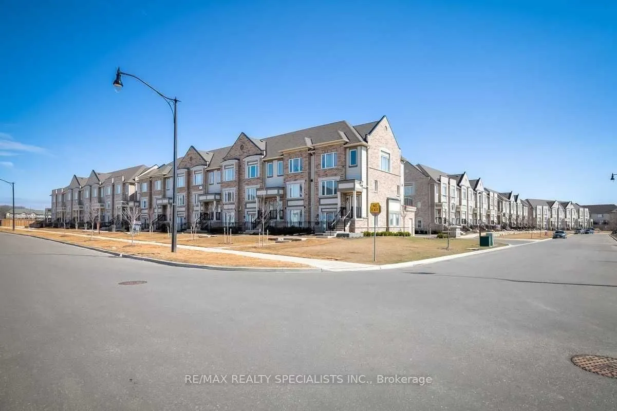 1 Beckenrose Court, #17