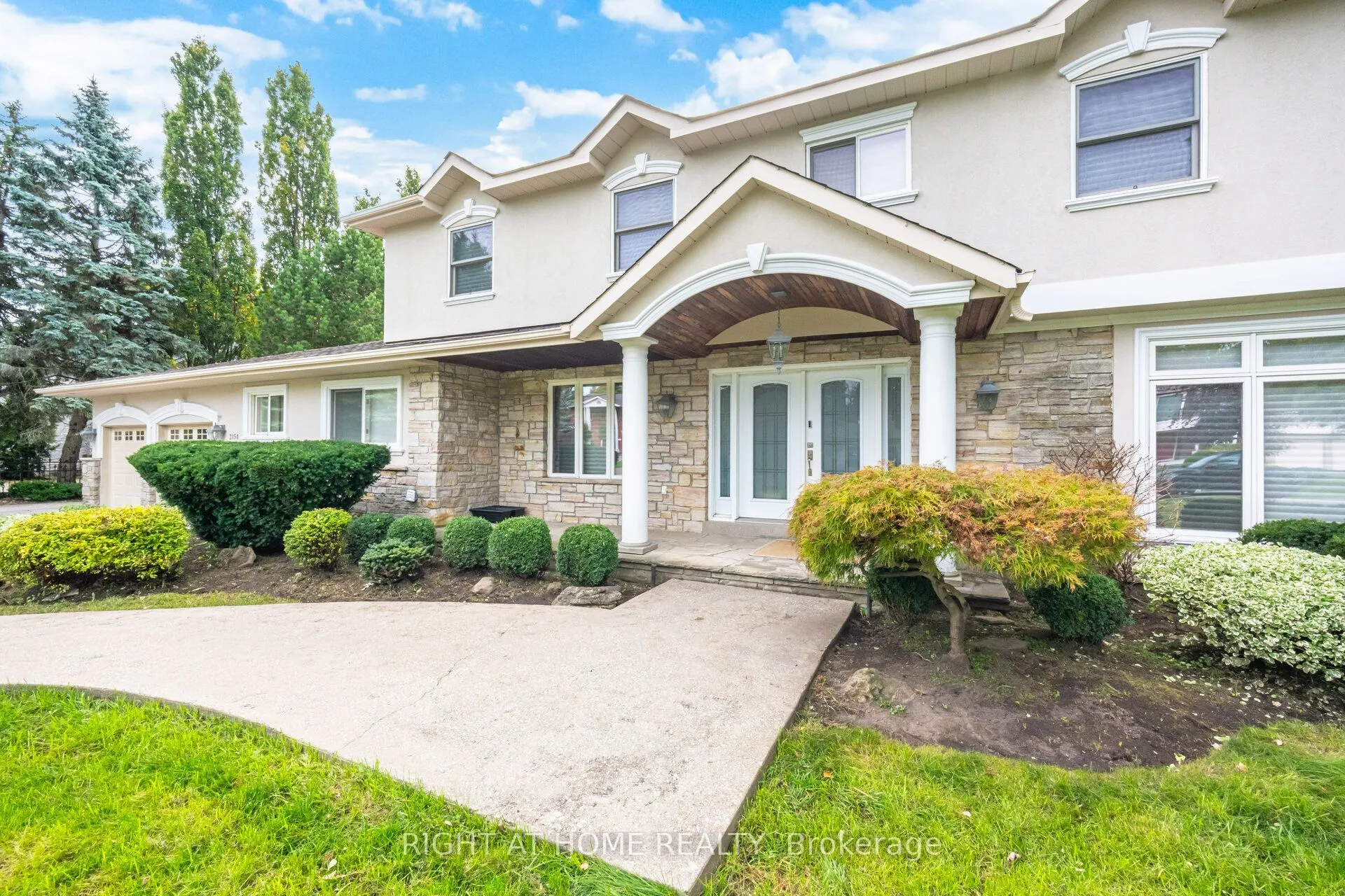 2154 Oneida Crescent