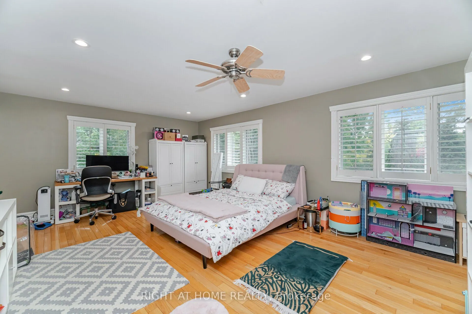 2154 Oneida Crescent