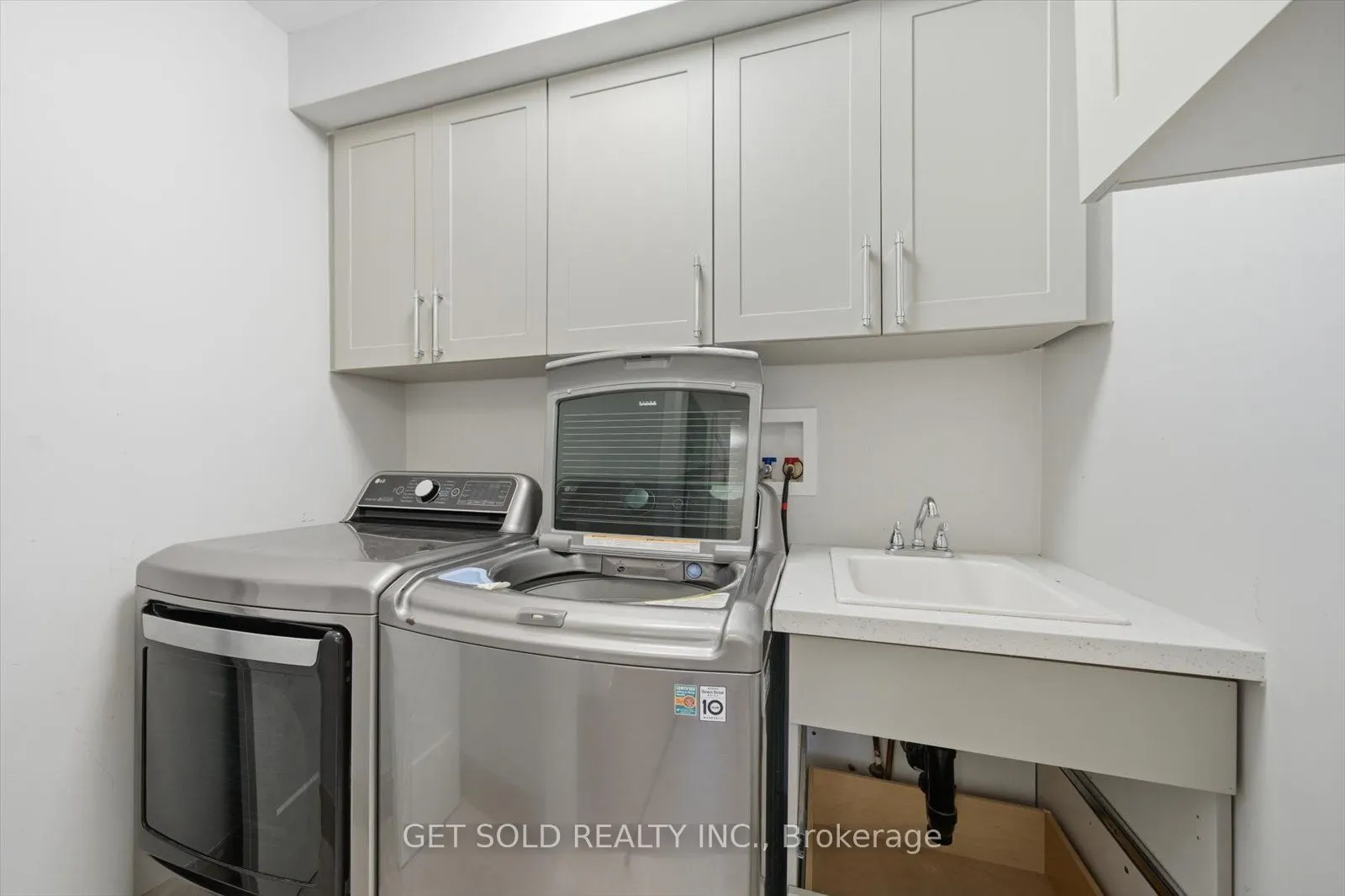 18 Mill Street S