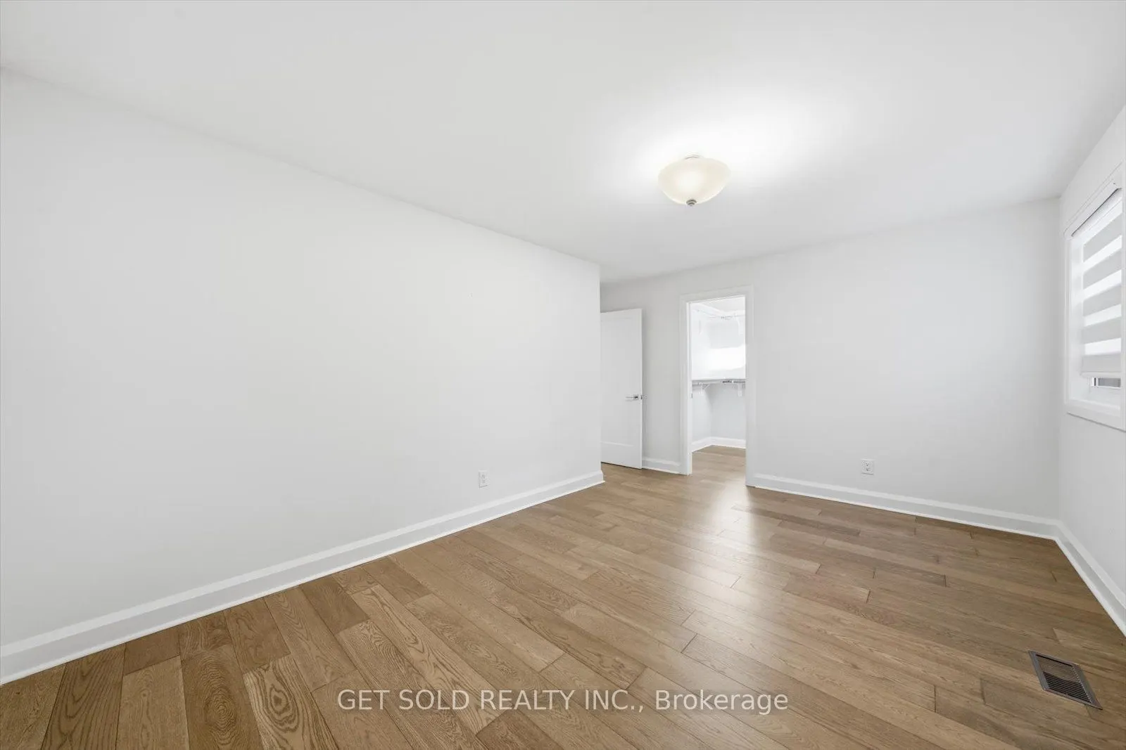 18 Mill Street S