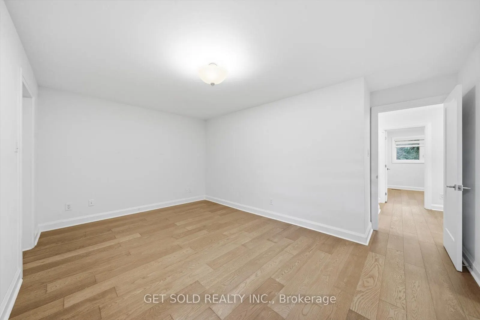 18 Mill Street S