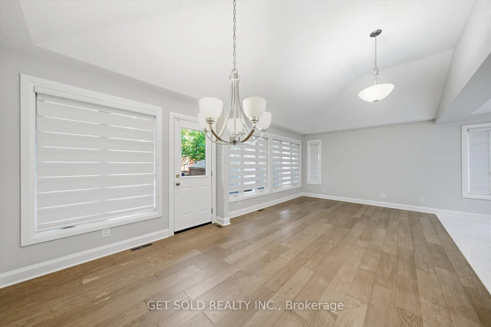 18 Mill Street S
