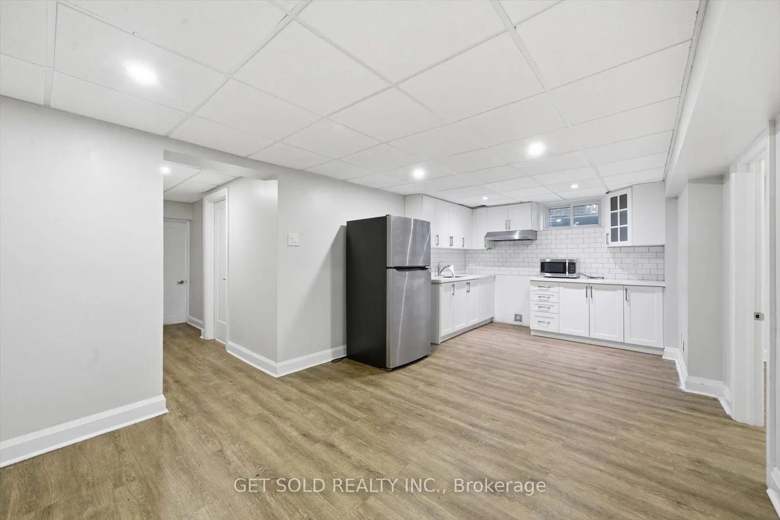 18 Mill Street S
