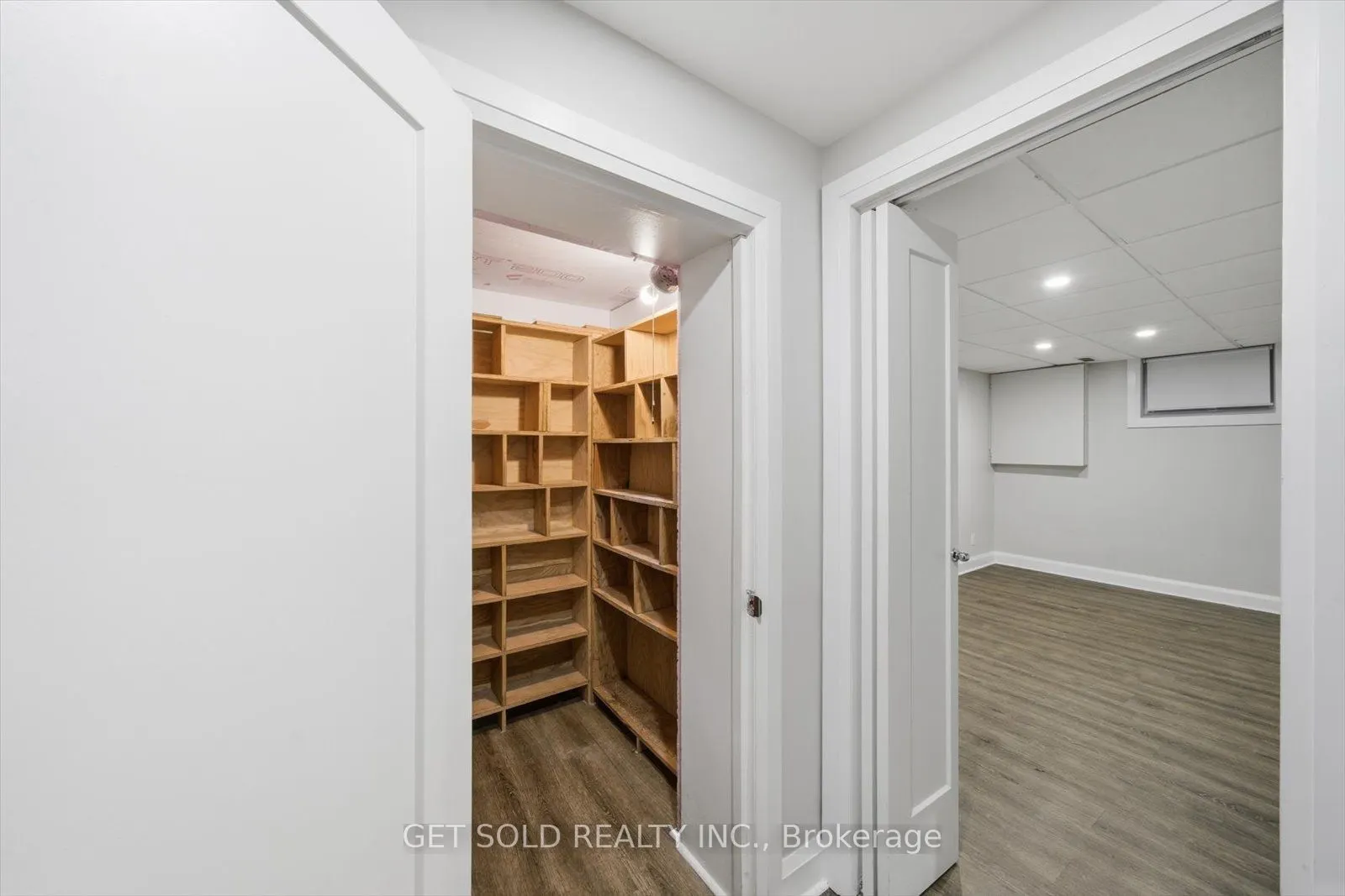 18 Mill Street S