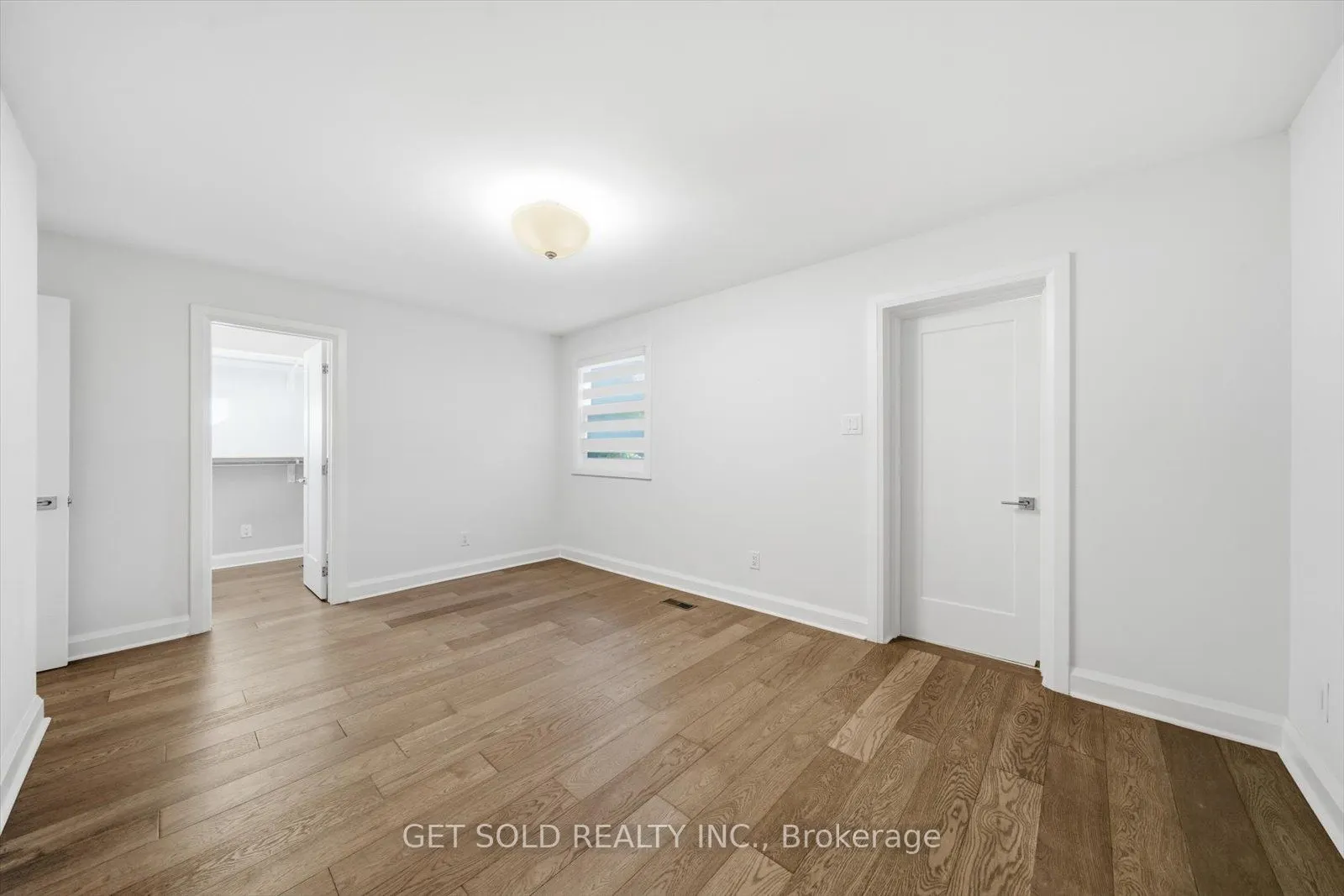 18 Mill Street S