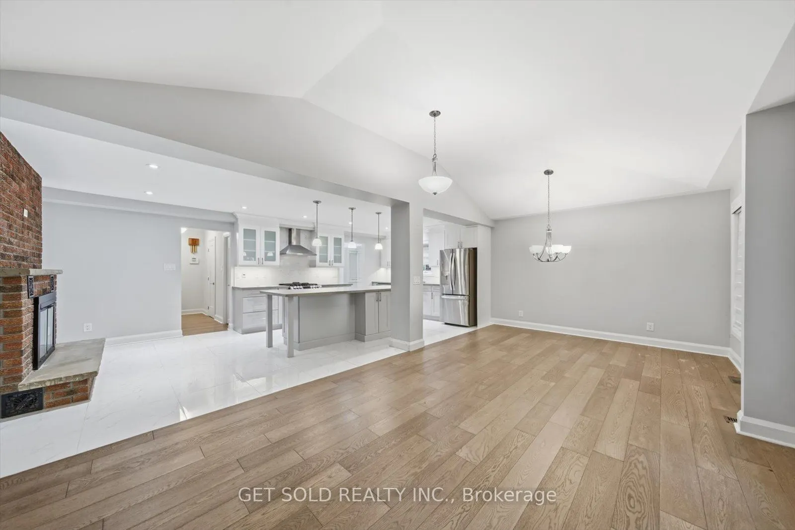 18 Mill Street S