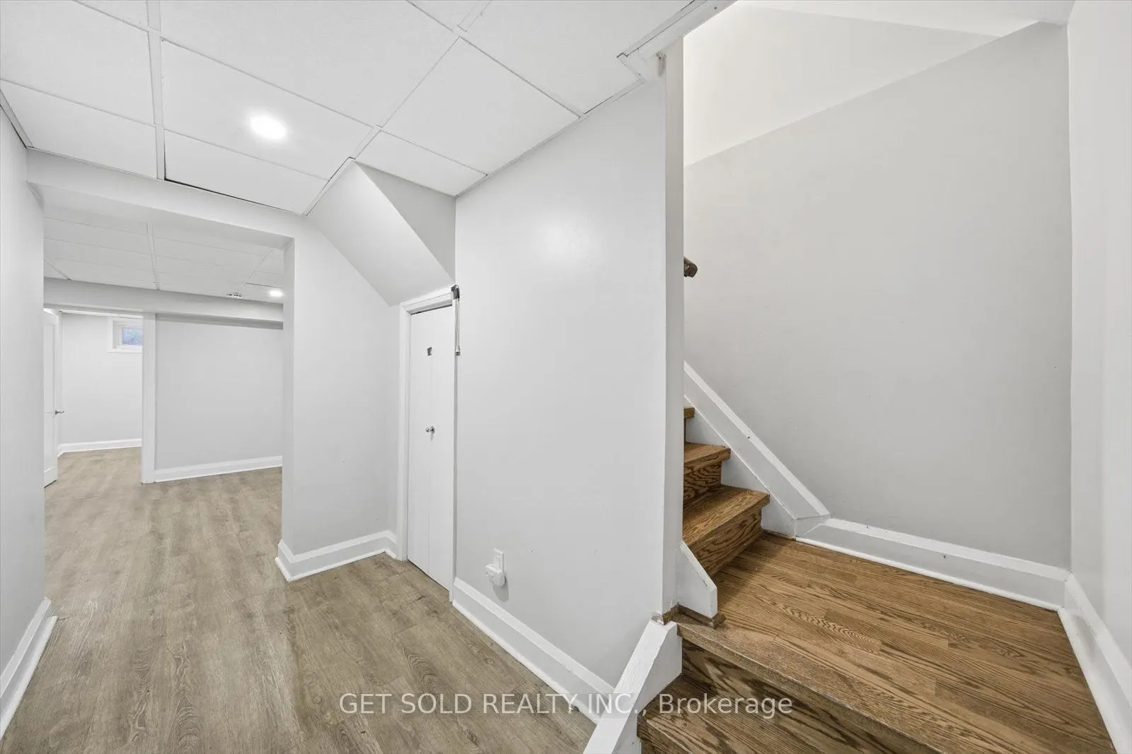 18 Mill Street S