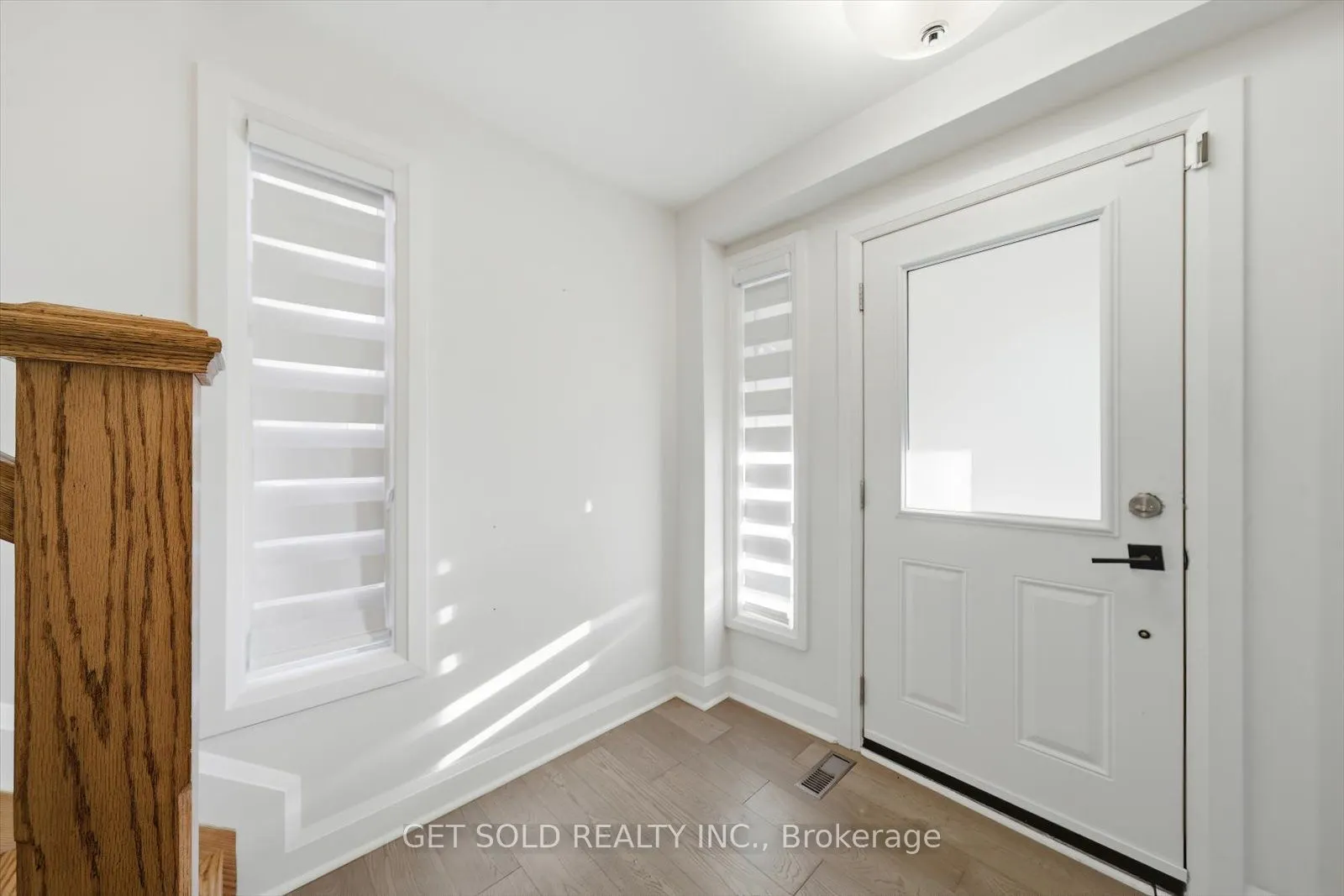 18 Mill Street S