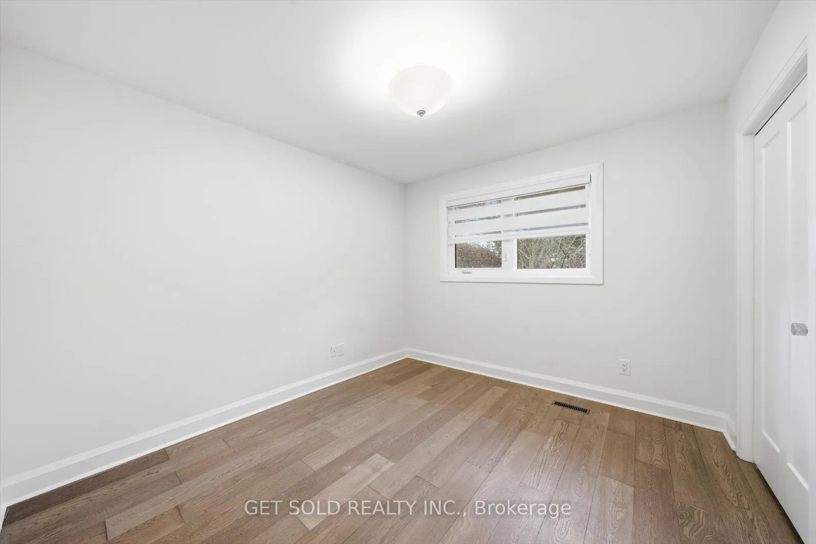 18 Mill Street S