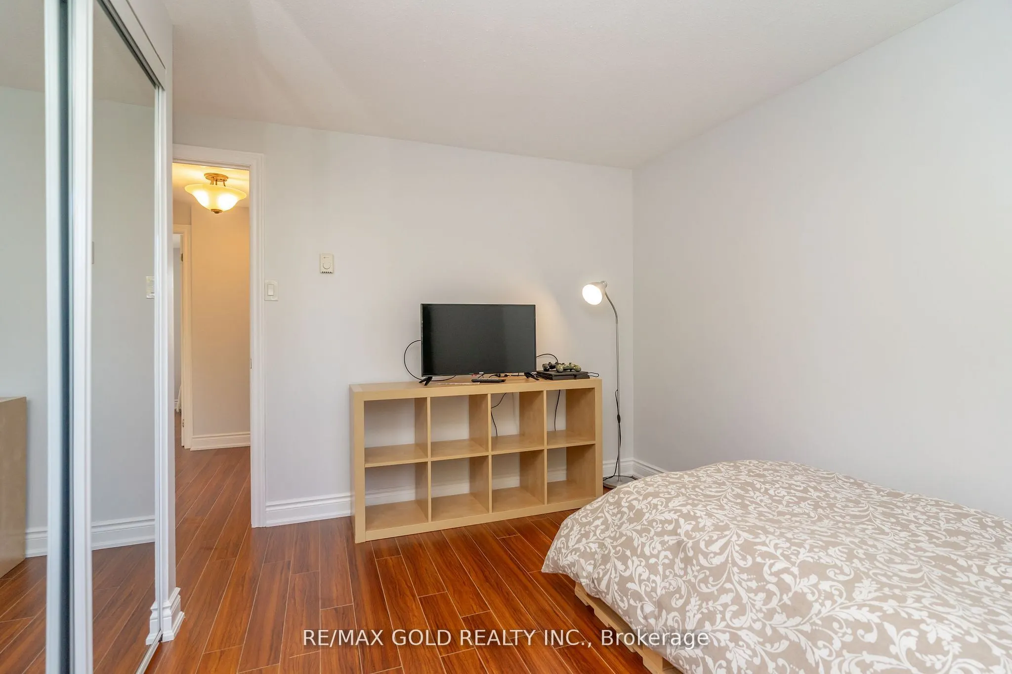 18 Juliette Square