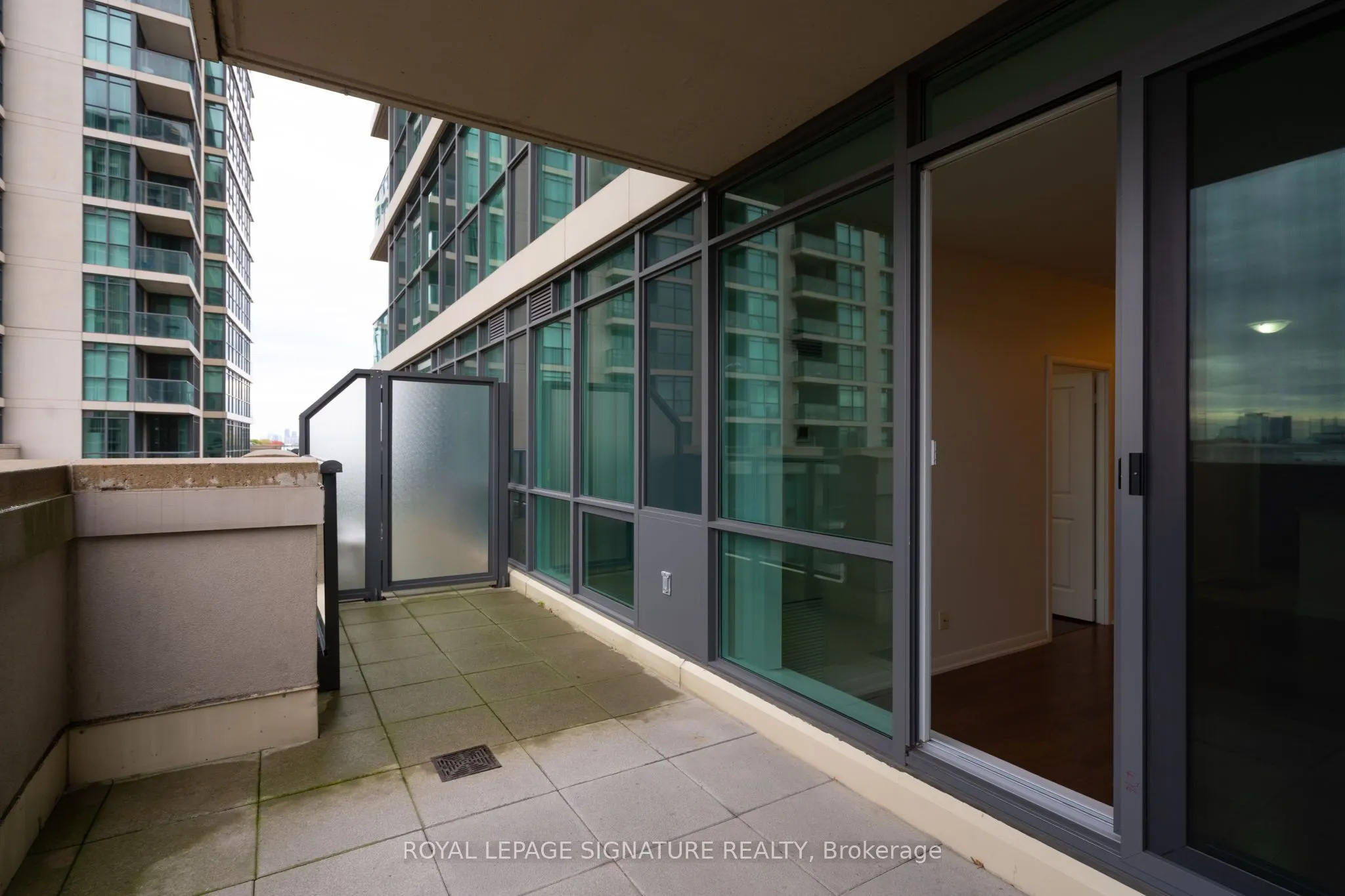 215 Sherway Gardens Road, #409