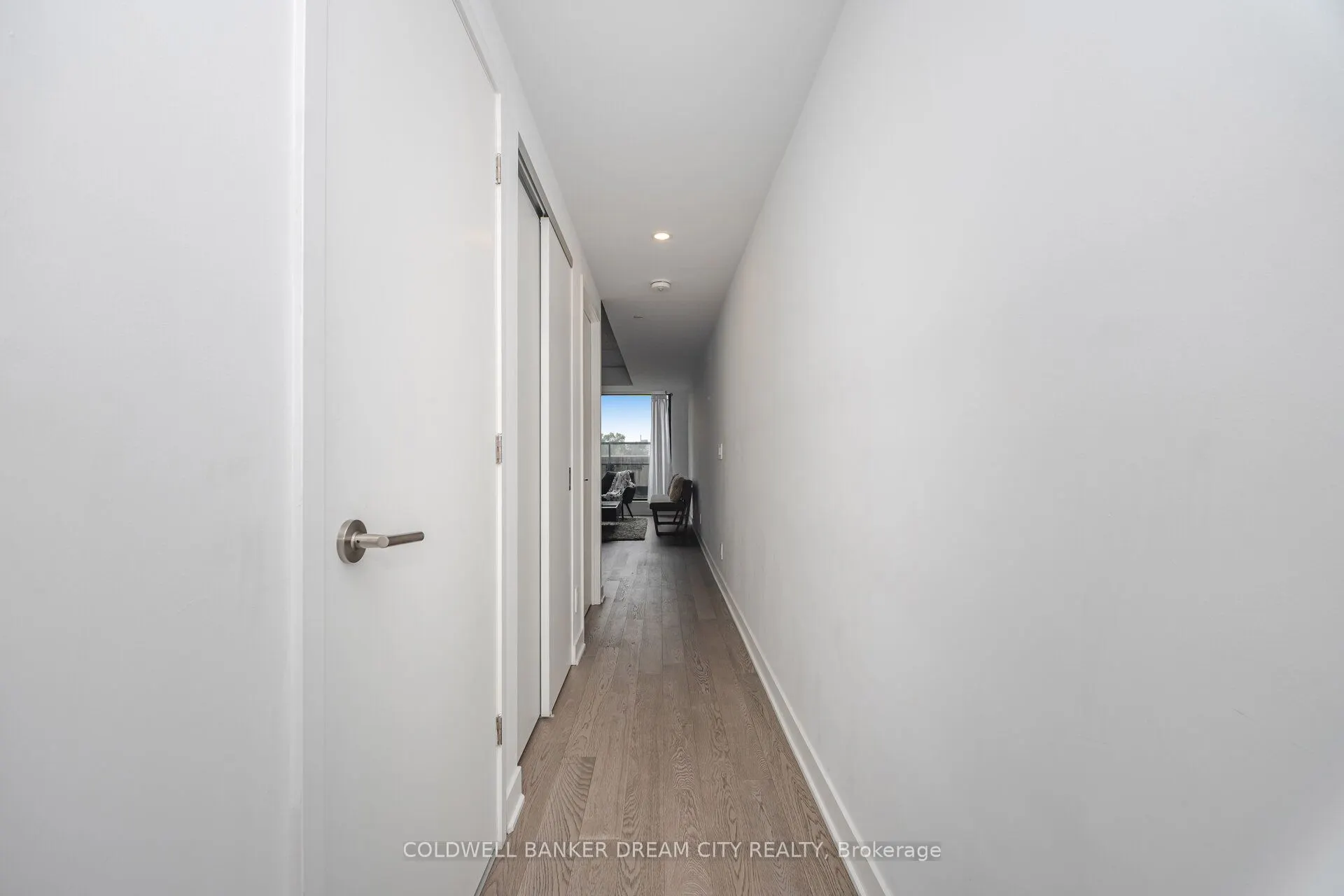 2720 Dundas Street W, #423