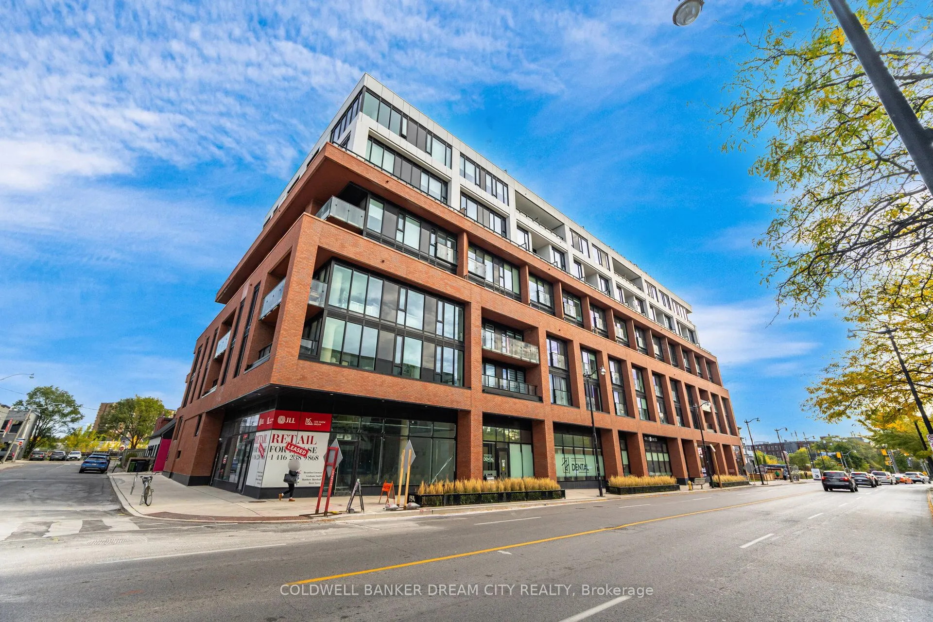 2720 Dundas Street W, #423