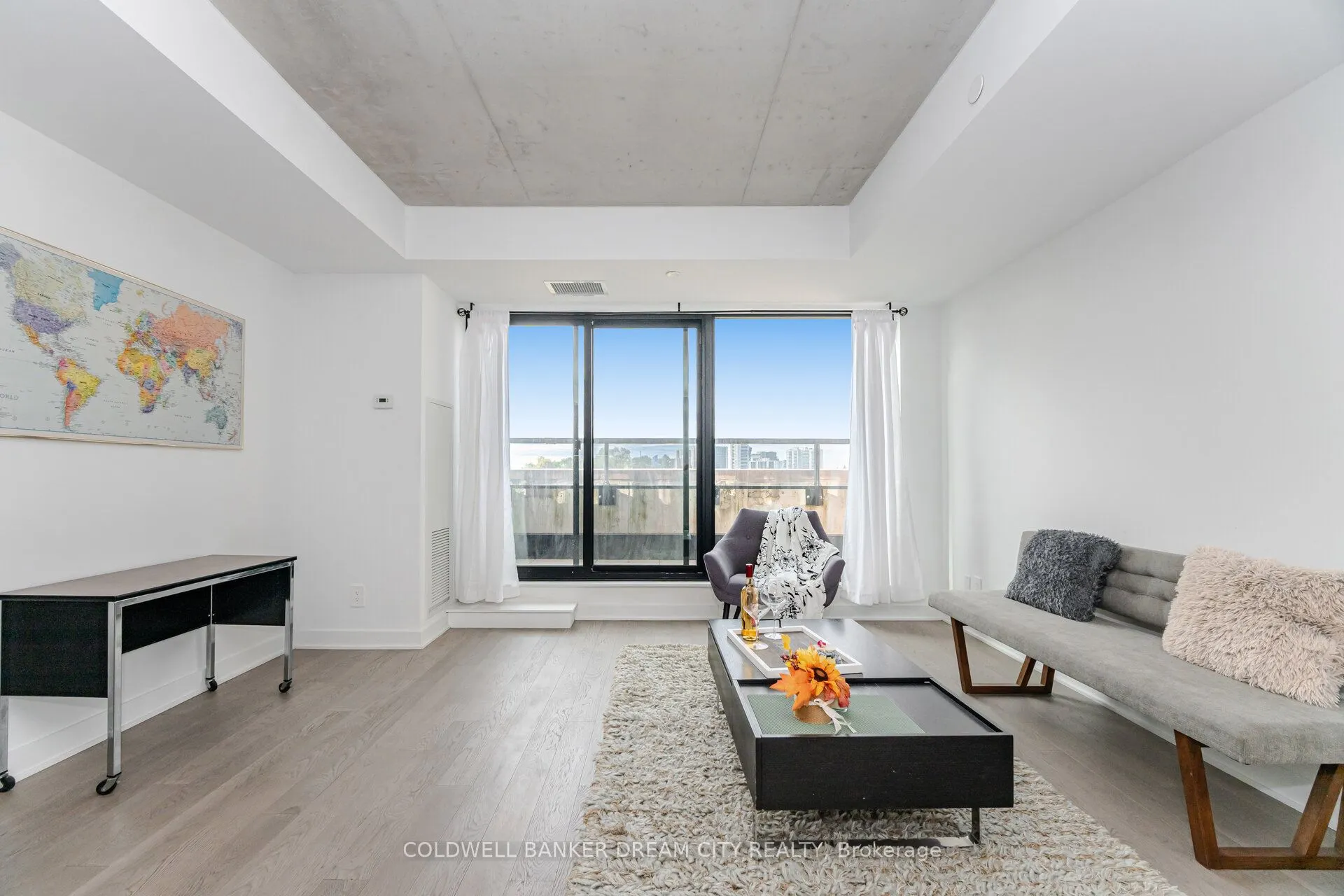 2720 Dundas Street W, #423